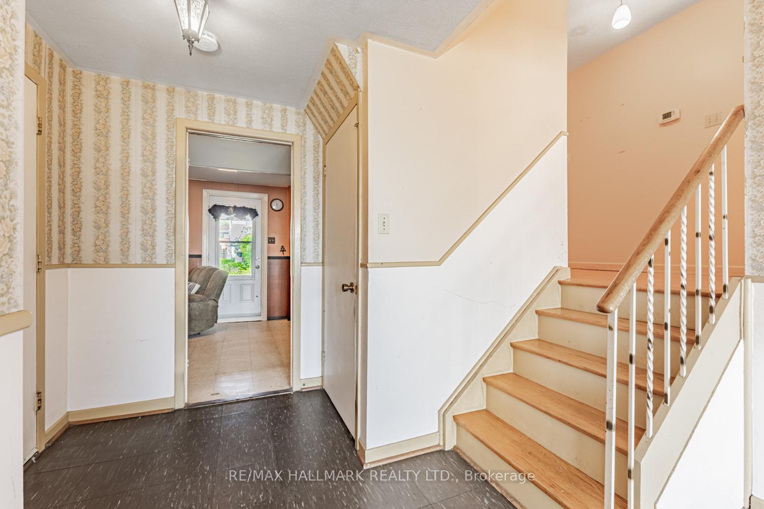 Photo 7 of 73 Gregory Road, Ajax, South East — HOMEH