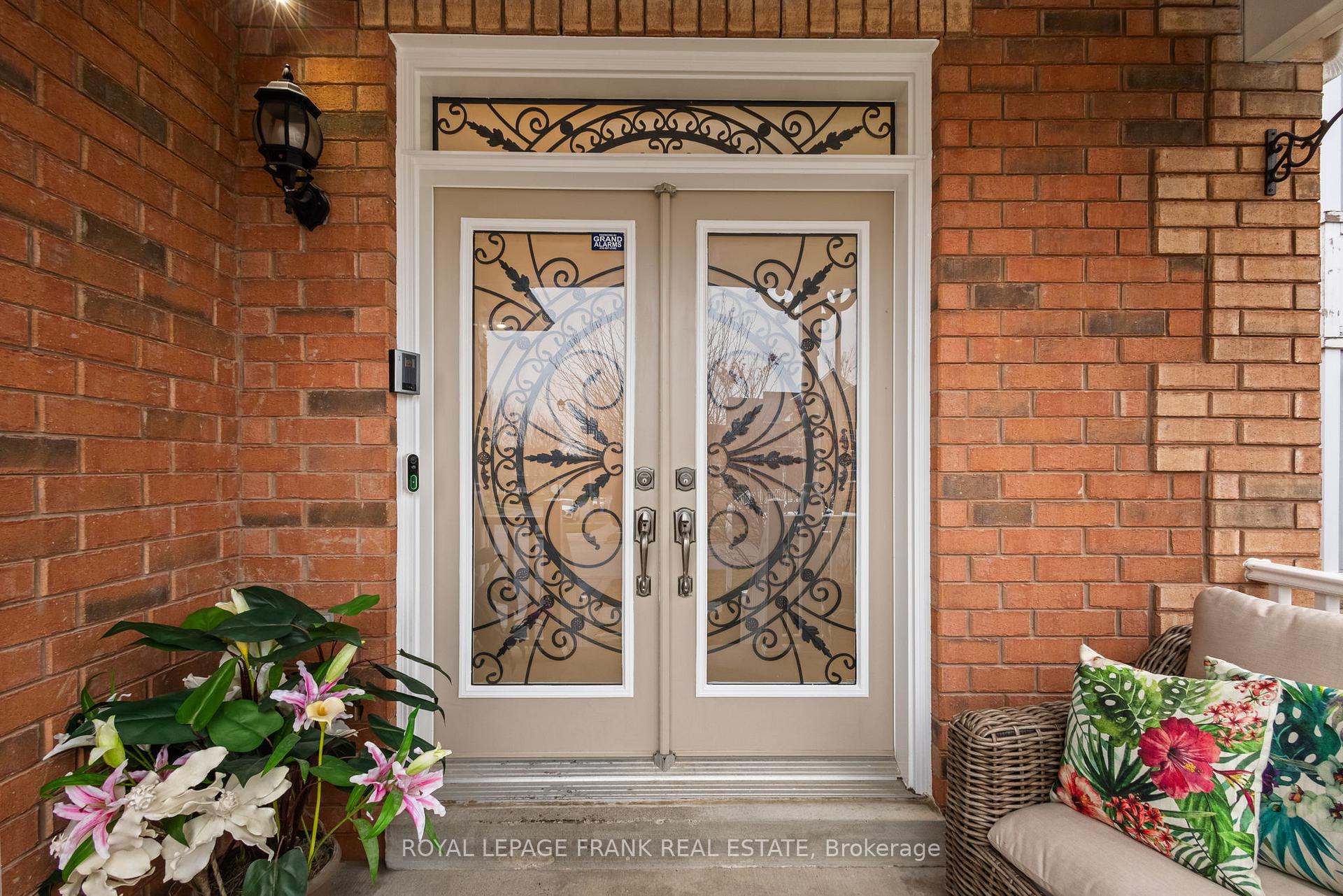 Photo 2 of 100 Cachet Boulevard, Whitby, Brooklin — HOMEH