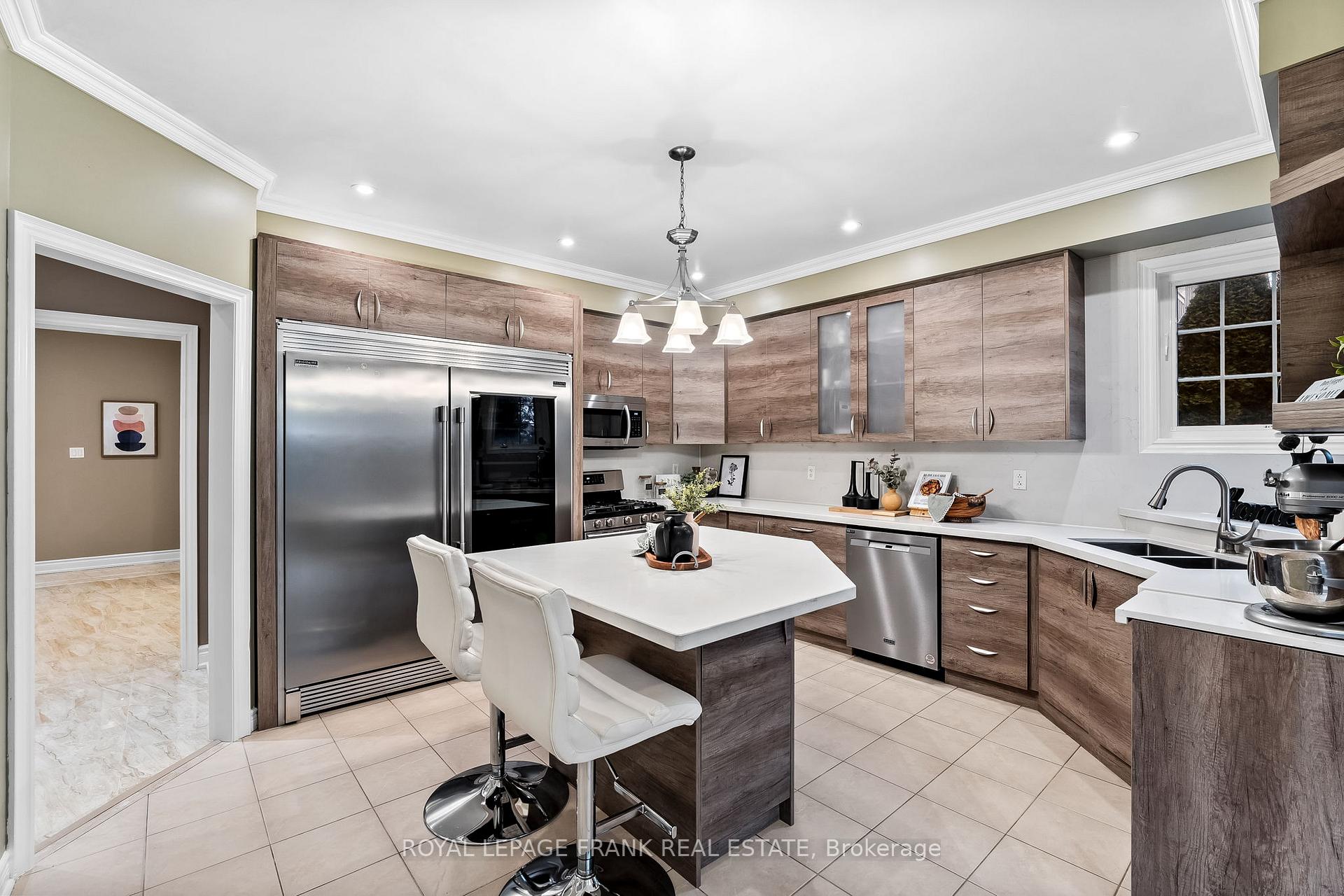 Photo 9 of 100 Cachet Boulevard, Whitby, Brooklin — HOMEH