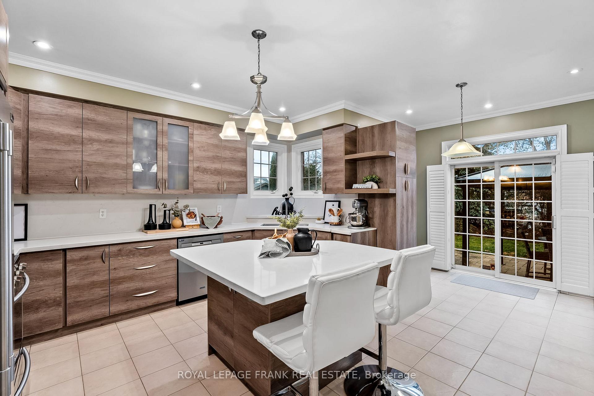 Photo 10 of 100 Cachet Boulevard, Whitby, Brooklin — HOMEH
