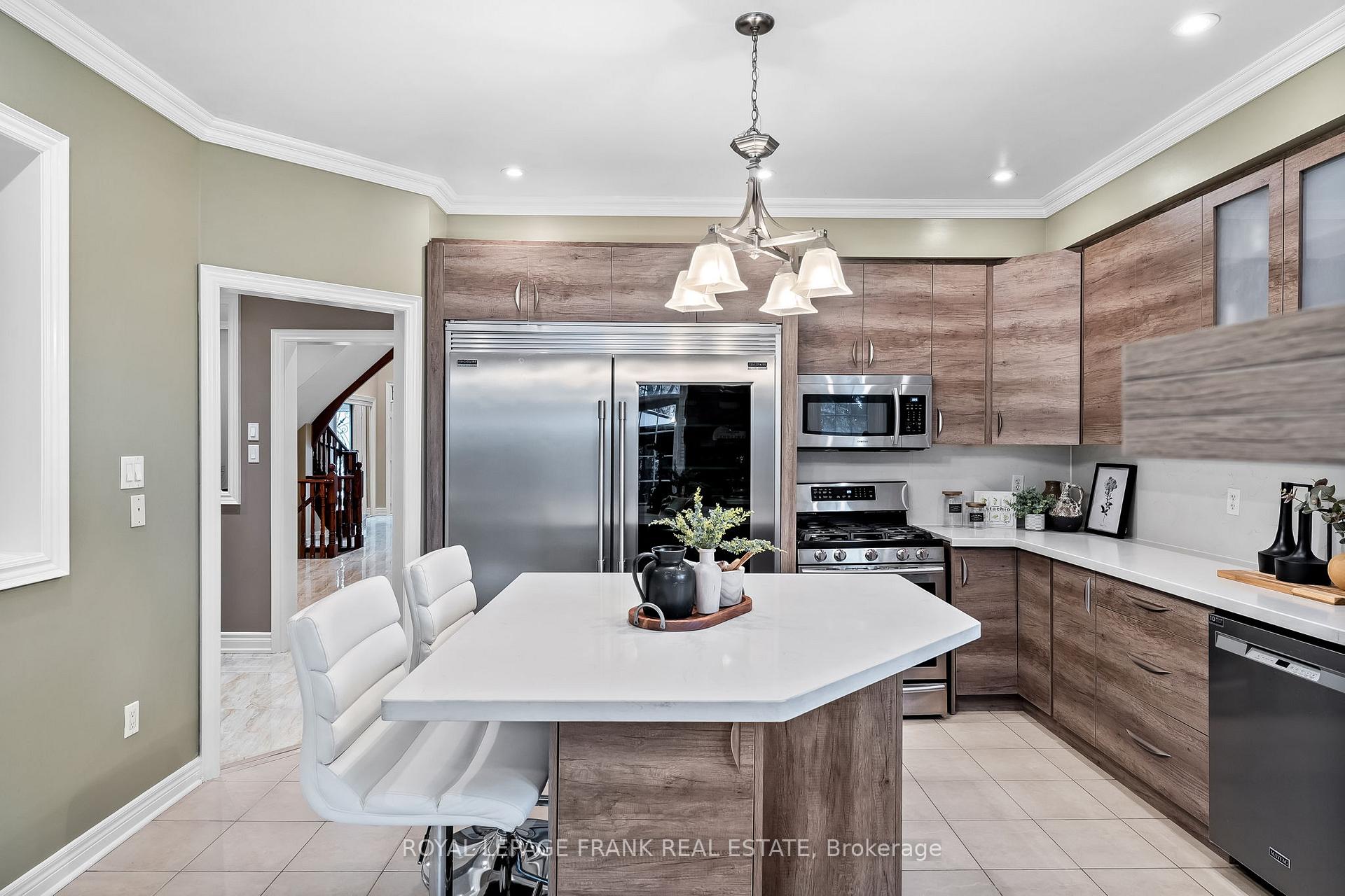 Photo 11 of 100 Cachet Boulevard, Whitby, Brooklin — HOMEH