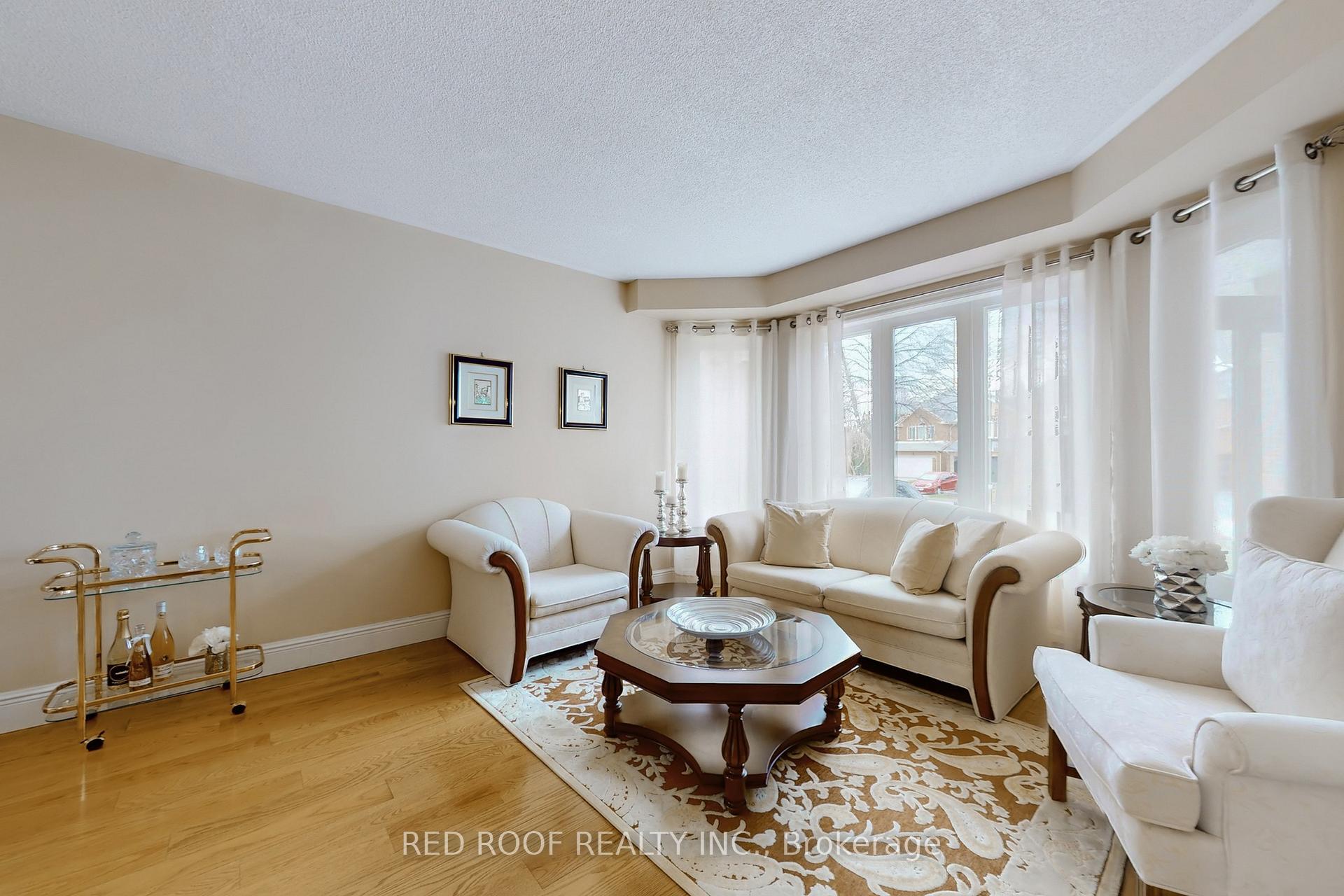 Photo 5 of 19 Glenbury Drive, Vaughan, Brownridge — HOMEH
