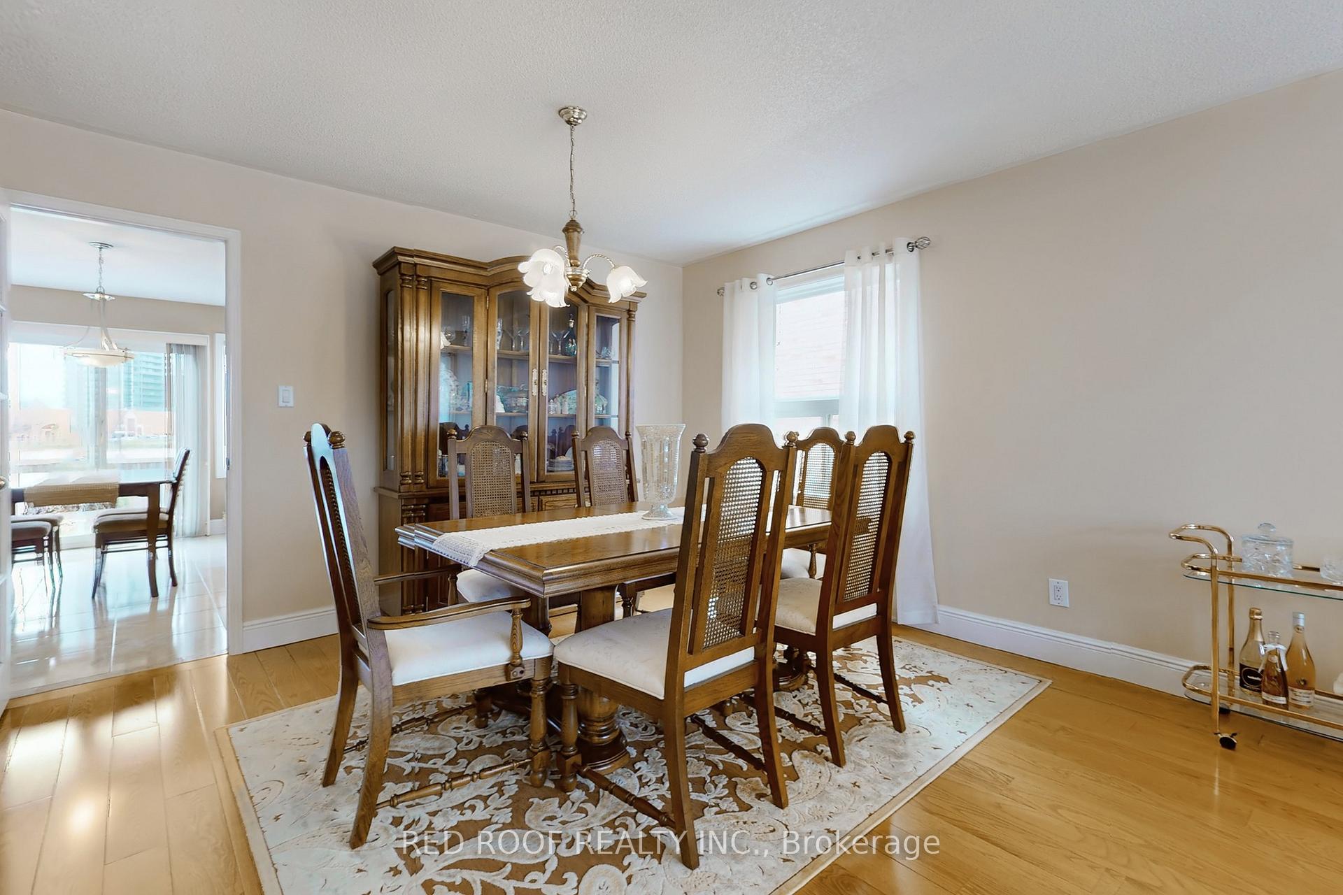 Photo 9 of 19 Glenbury Drive, Vaughan, Brownridge — HOMEH