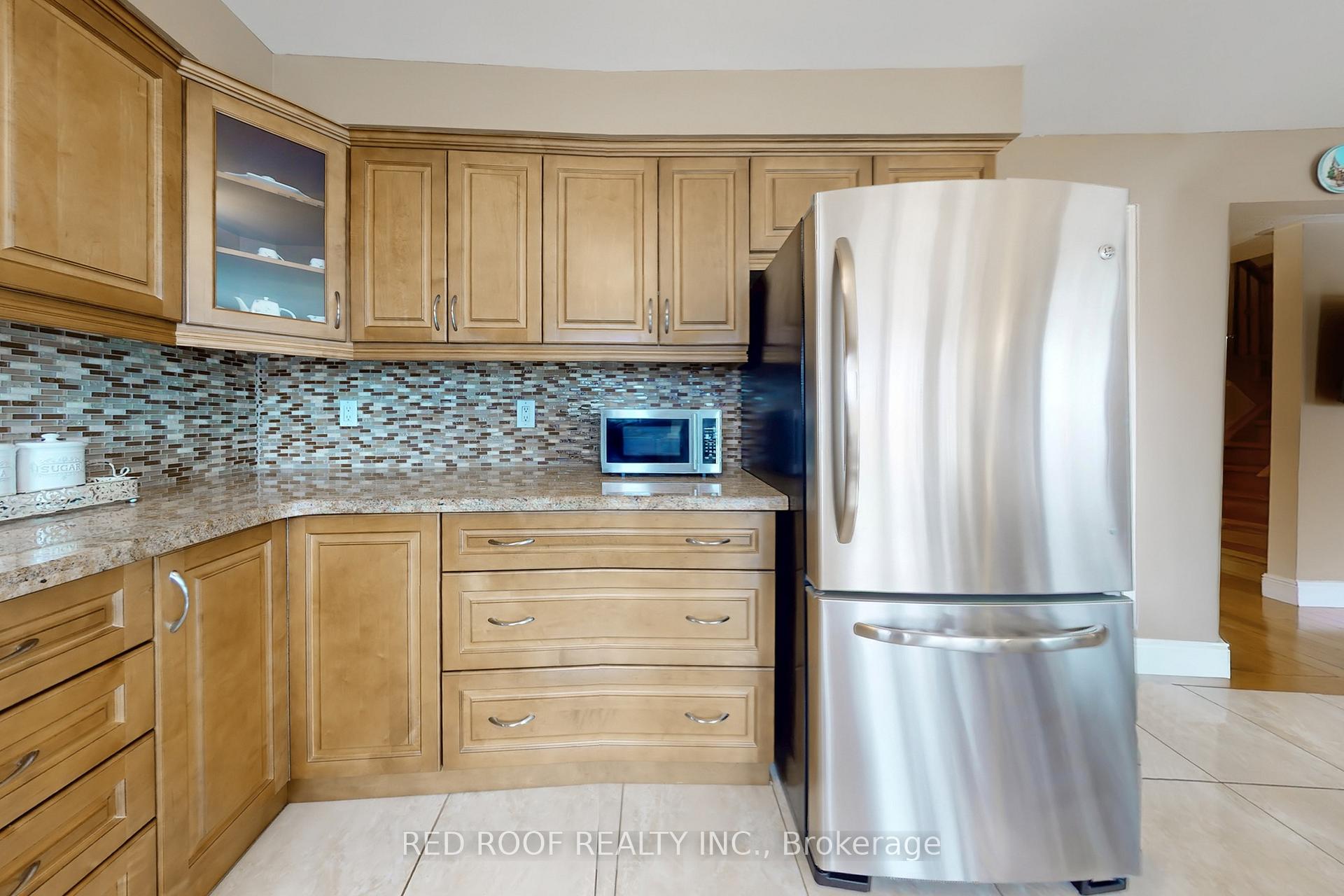 Photo 12 of 19 Glenbury Drive, Vaughan, Brownridge — HOMEH