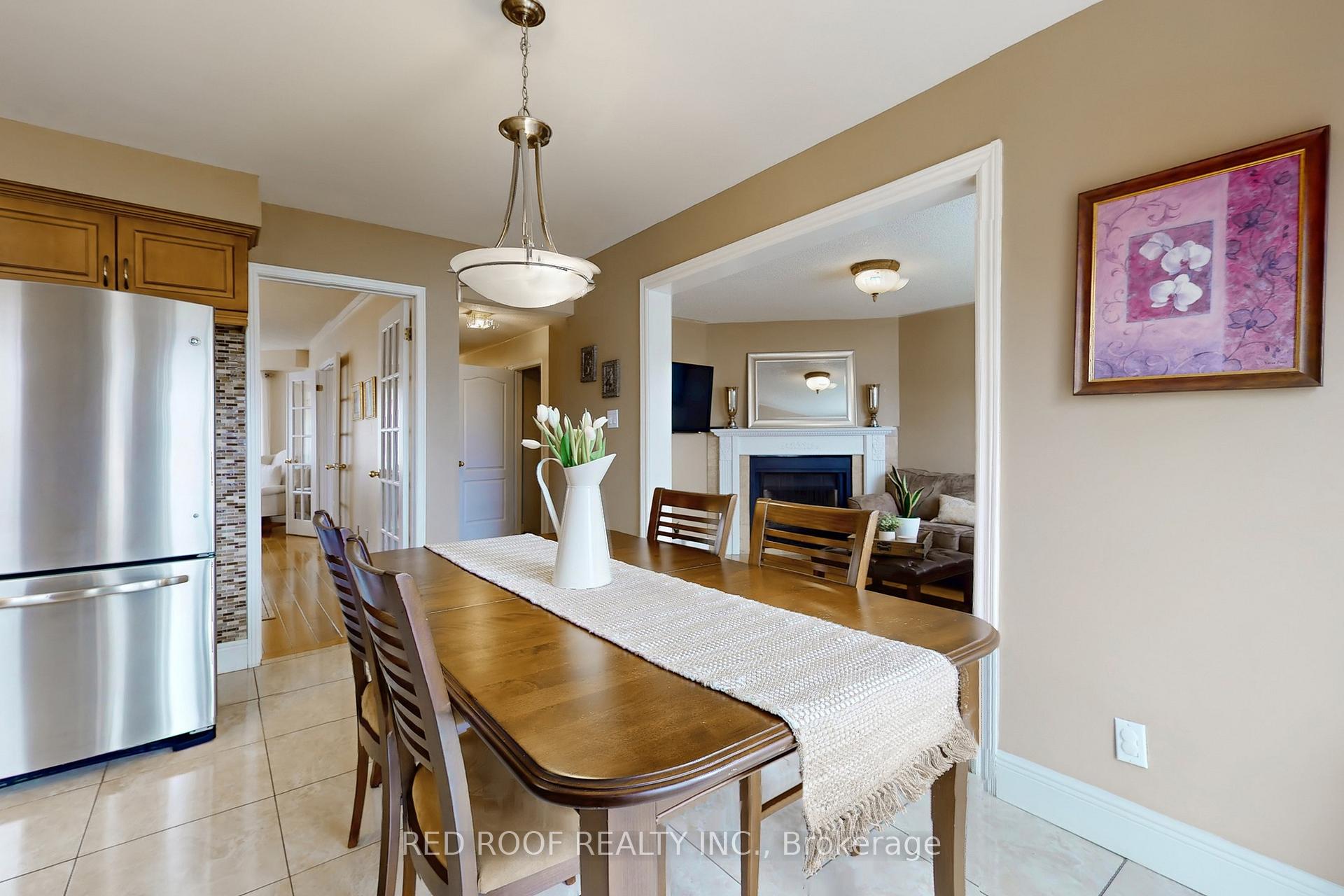 Photo 14 of 19 Glenbury Drive, Vaughan, Brownridge — HOMEH