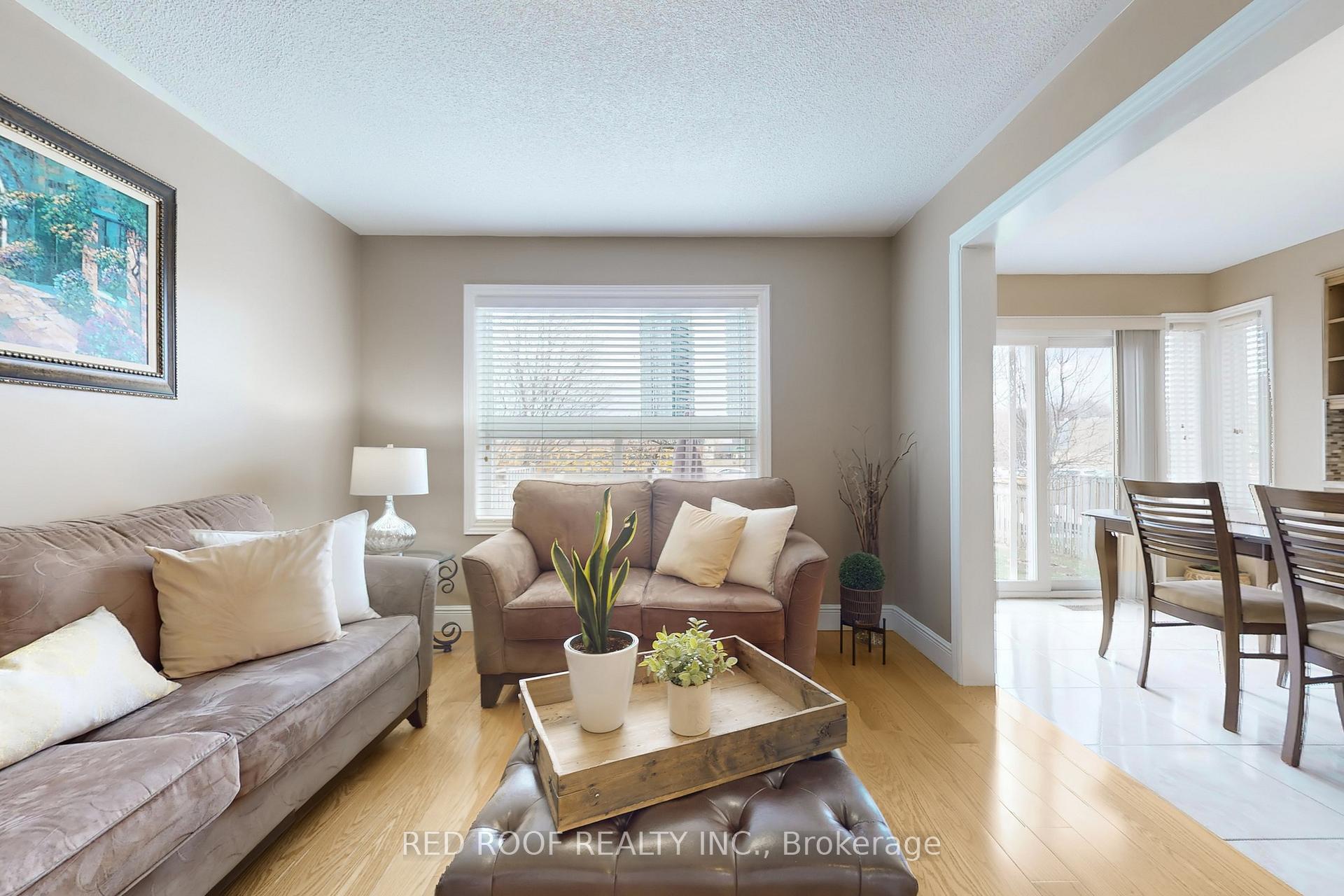 Photo 16 of 19 Glenbury Drive, Vaughan, Brownridge — HOMEH