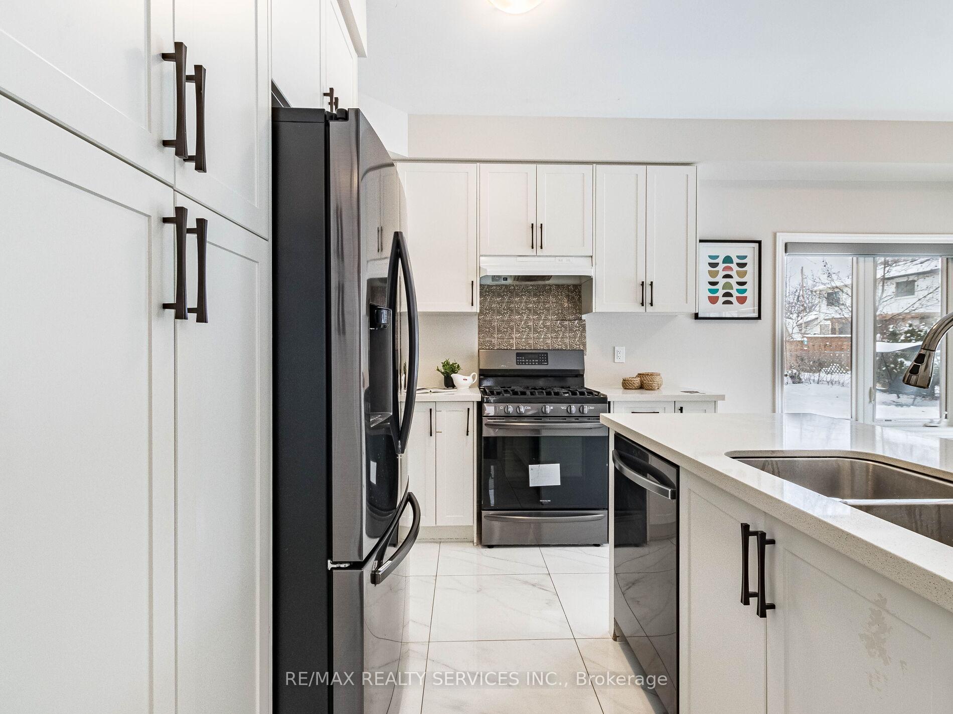 Photo 16 of 259 Fleetwood Drive, Oshawa, Eastdale — HOMEH