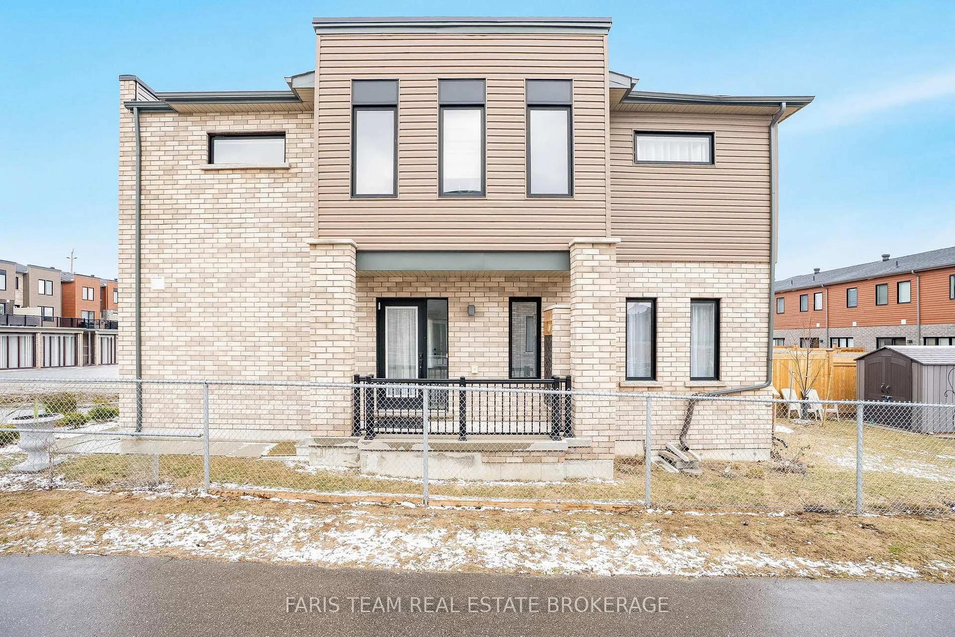 Photo 4 of 52 Fairlane Avenue, Barrie, Painswick South — HOMEH
