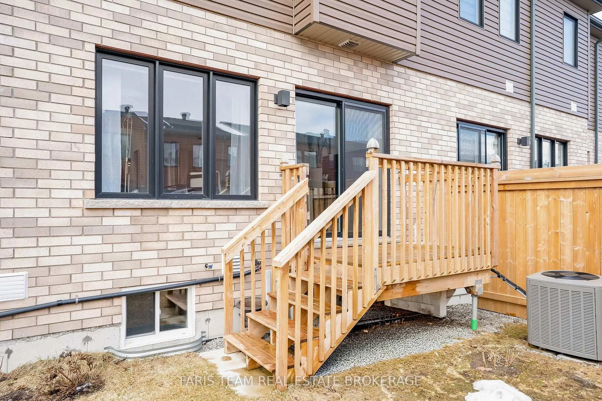 Photo 33 of 52 Fairlane Avenue, Barrie, Painswick South — HOMEH