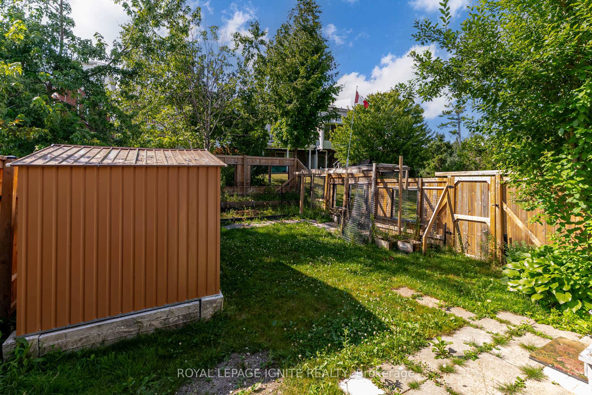 Photo 44 of 1292 Eagle Crescent, Peterborough, Monaghan Ward 2 — HOMEH