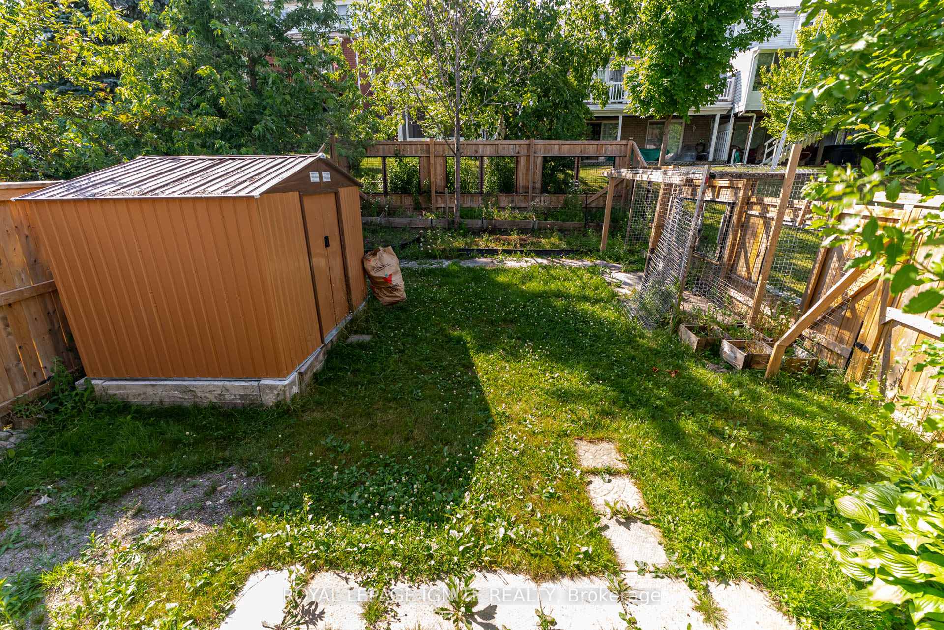 Photo 46 of 1292 Eagle Crescent, Peterborough, Monaghan Ward 2 — HOMEH