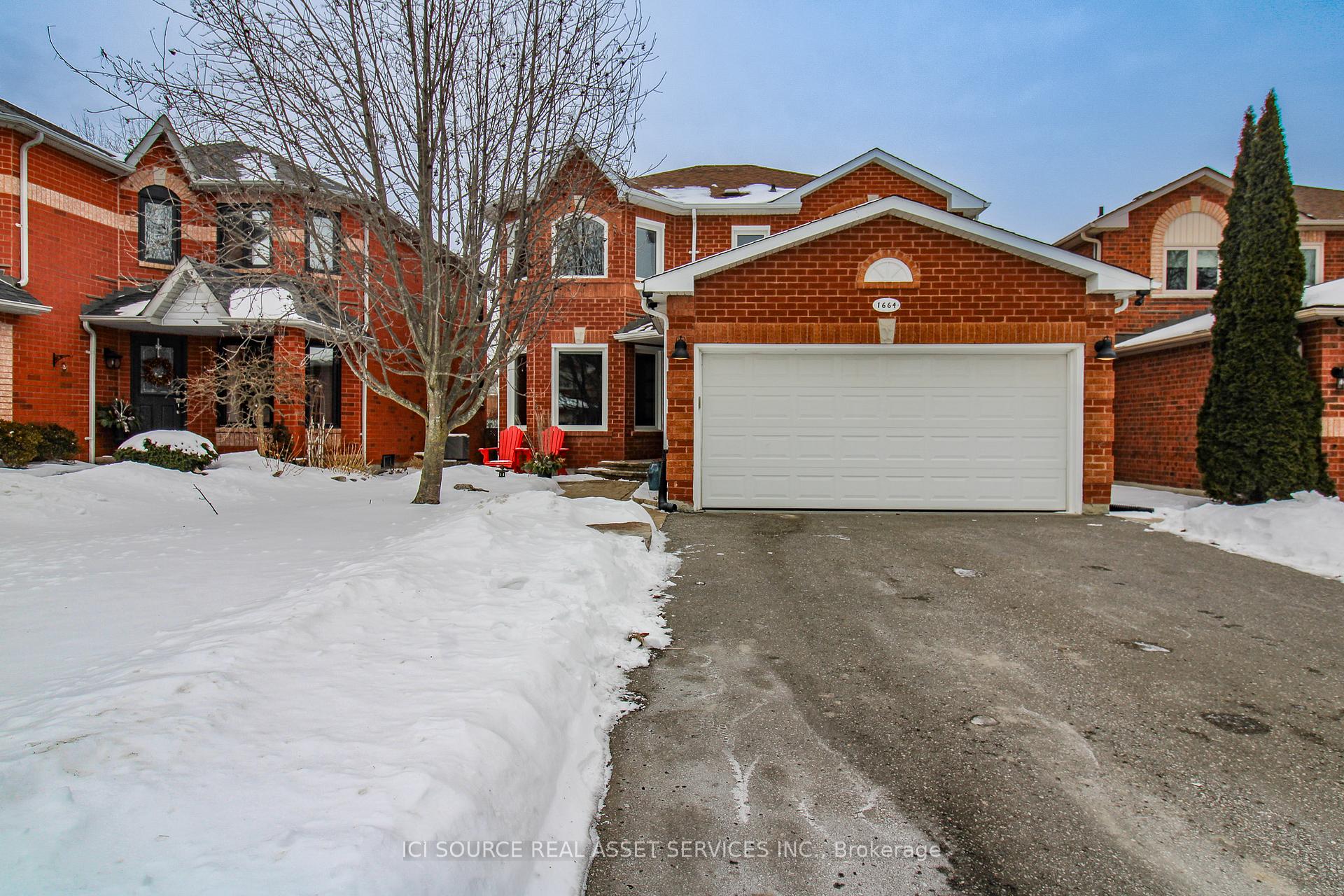 Photo 2 of 1664 Edenwood Drive, Oshawa, Samac — HOMEH