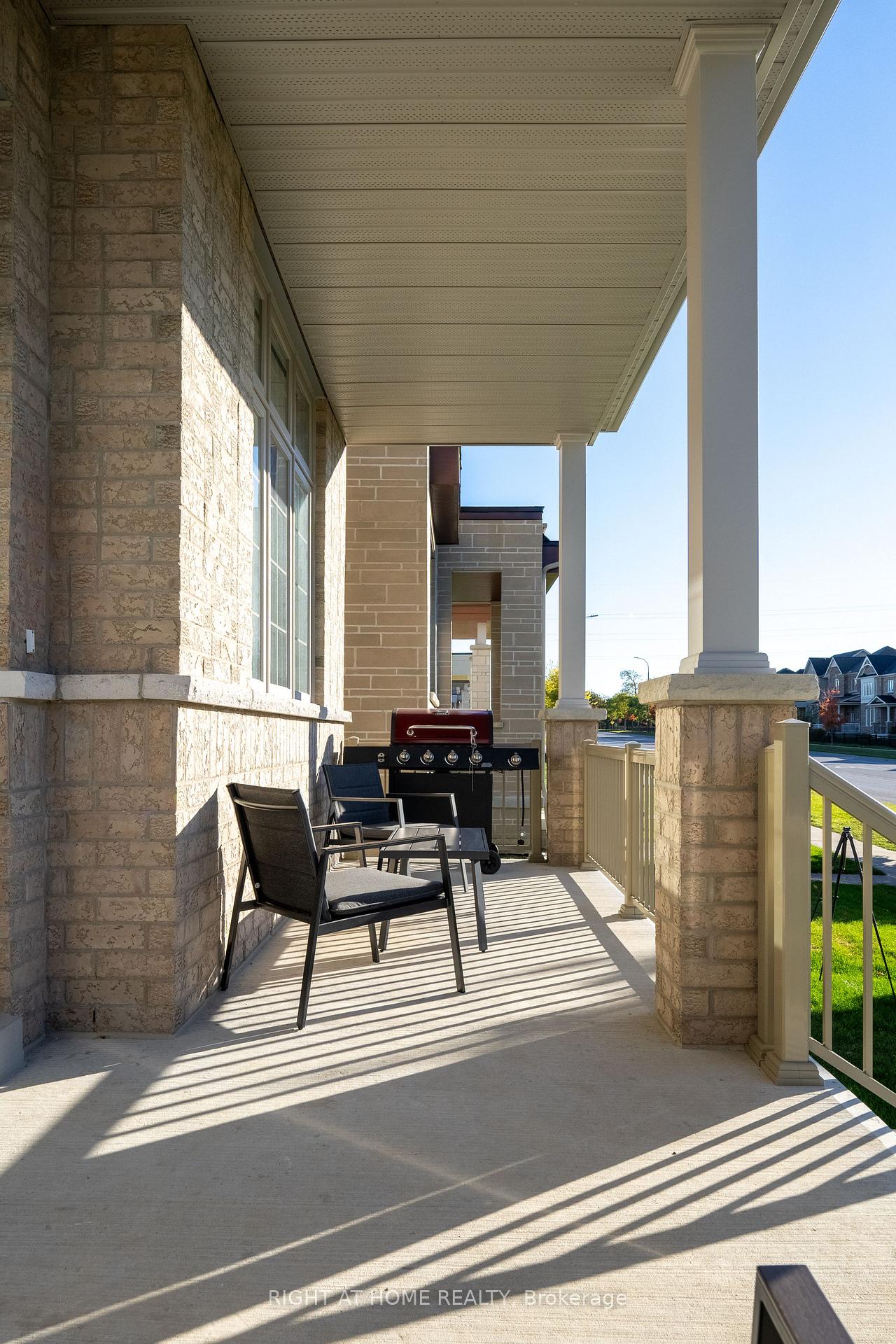 Photo 2 of 11 Mountainside Crescent, Whitby, Rolling Acres — HOMEH