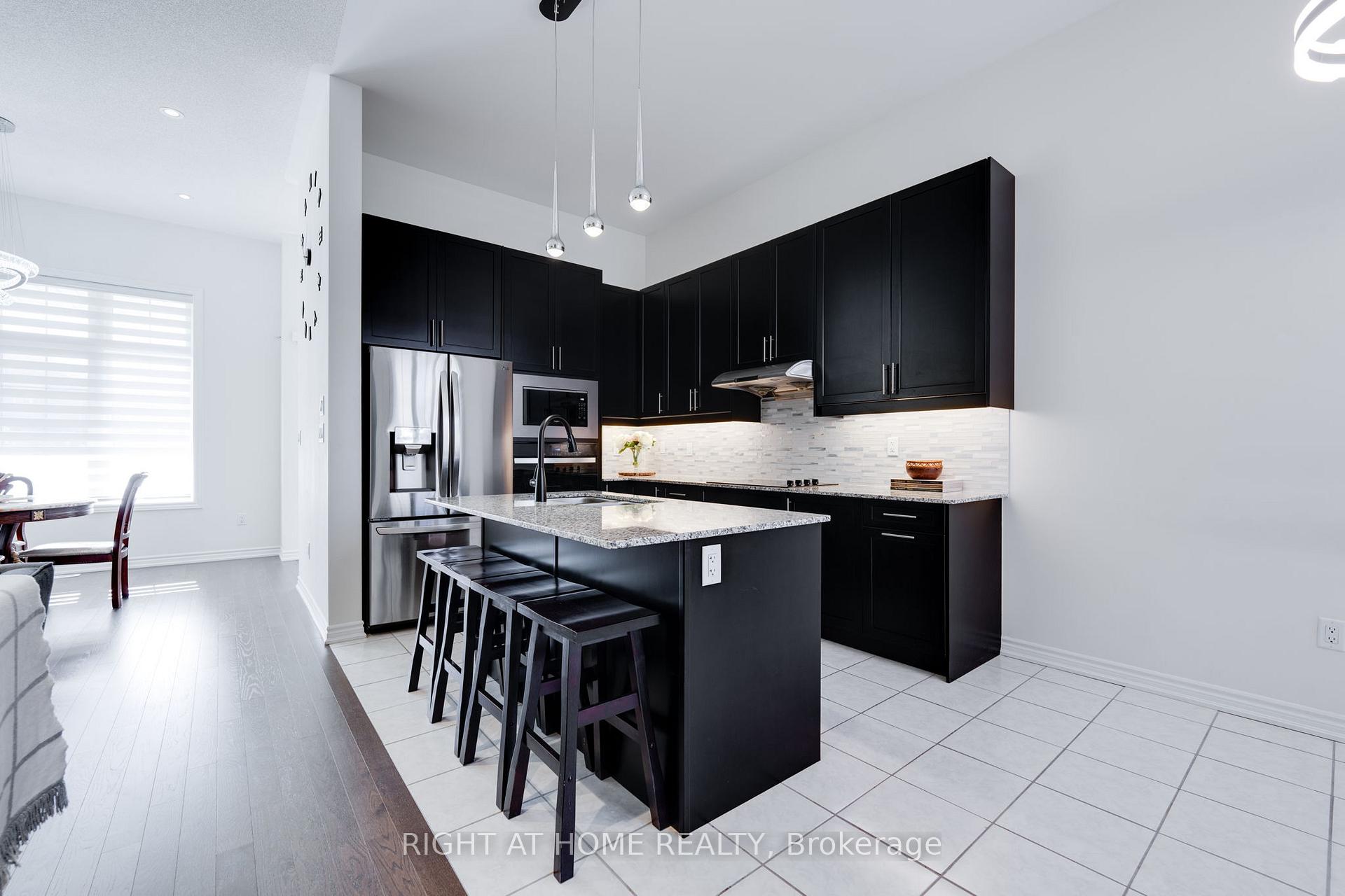 Photo 6 of 11 Mountainside Crescent, Whitby, Rolling Acres — HOMEH