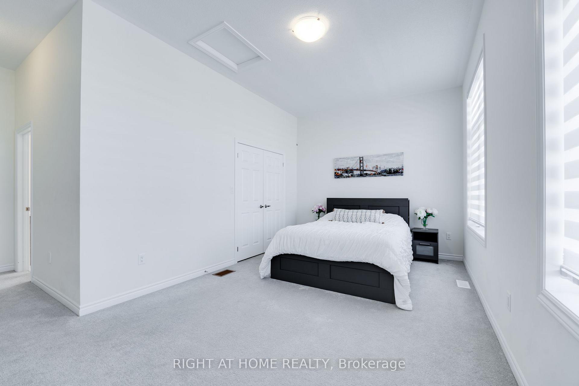 Photo 9 of 11 Mountainside Crescent, Whitby, Rolling Acres — HOMEH