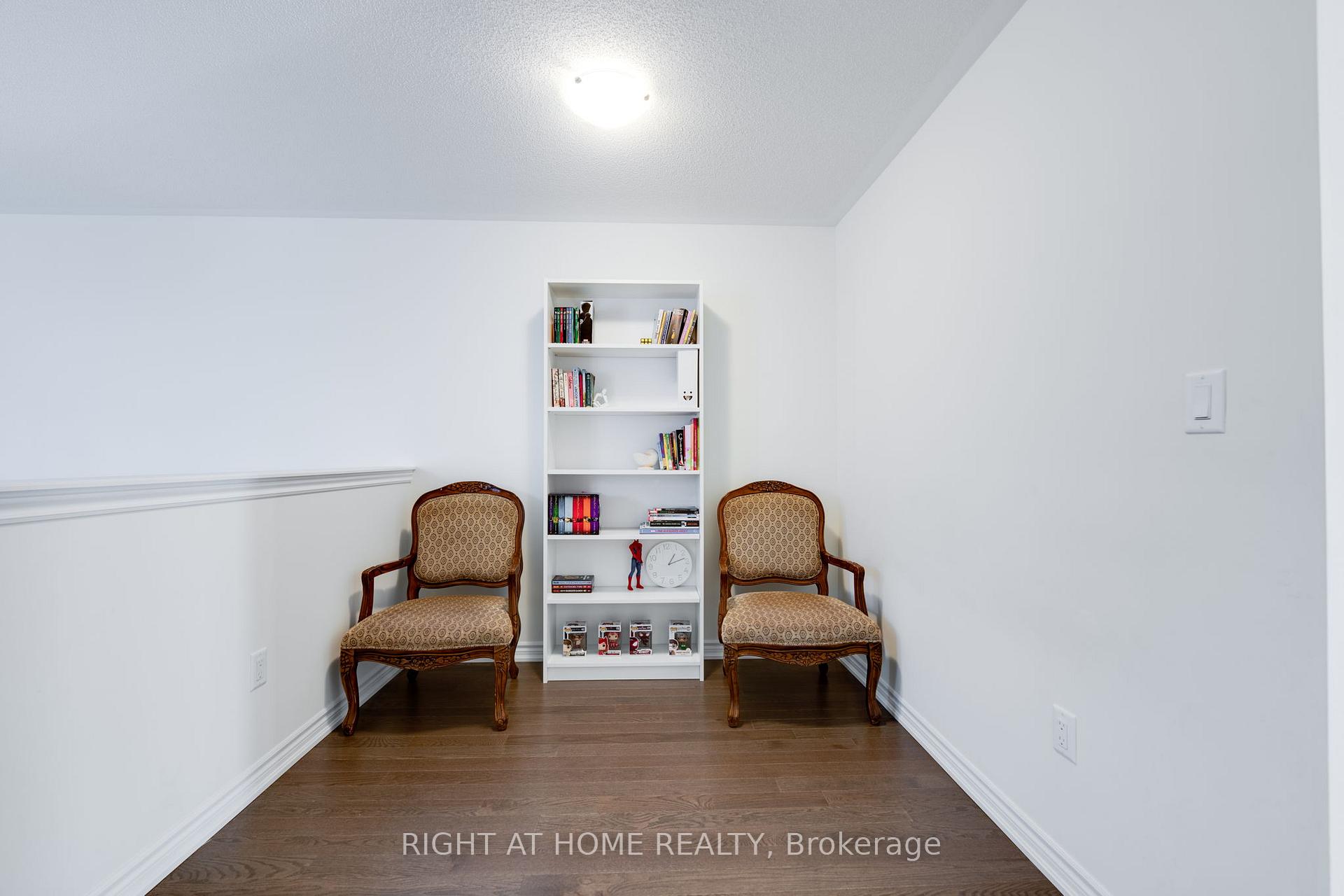 Photo 12 of 11 Mountainside Crescent, Whitby, Rolling Acres — HOMEH