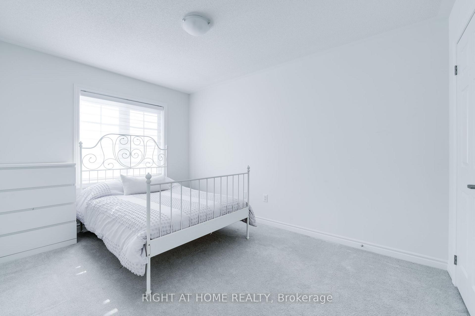 Photo 14 of 11 Mountainside Crescent, Whitby, Rolling Acres — HOMEH