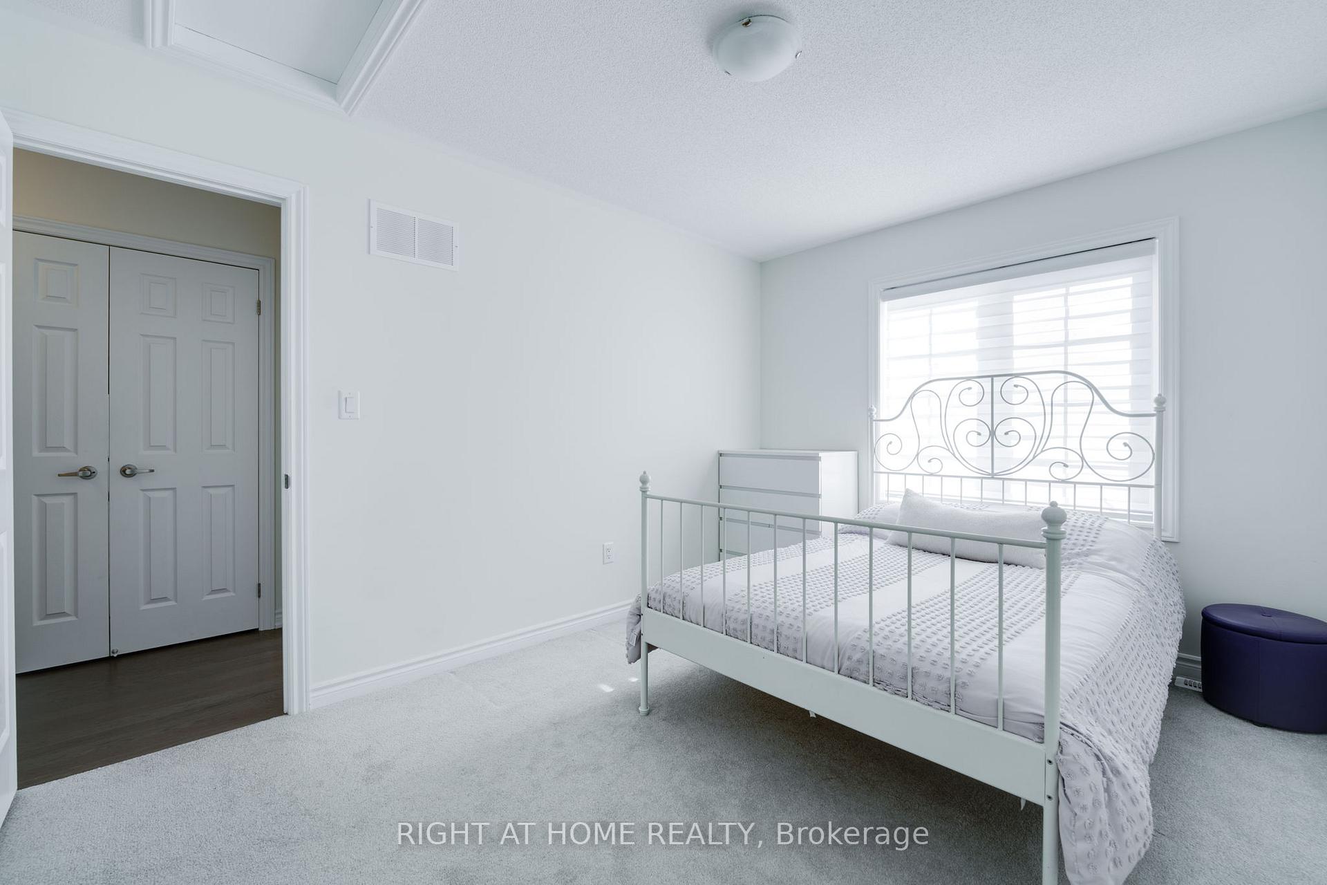 Photo 15 of 11 Mountainside Crescent, Whitby, Rolling Acres — HOMEH