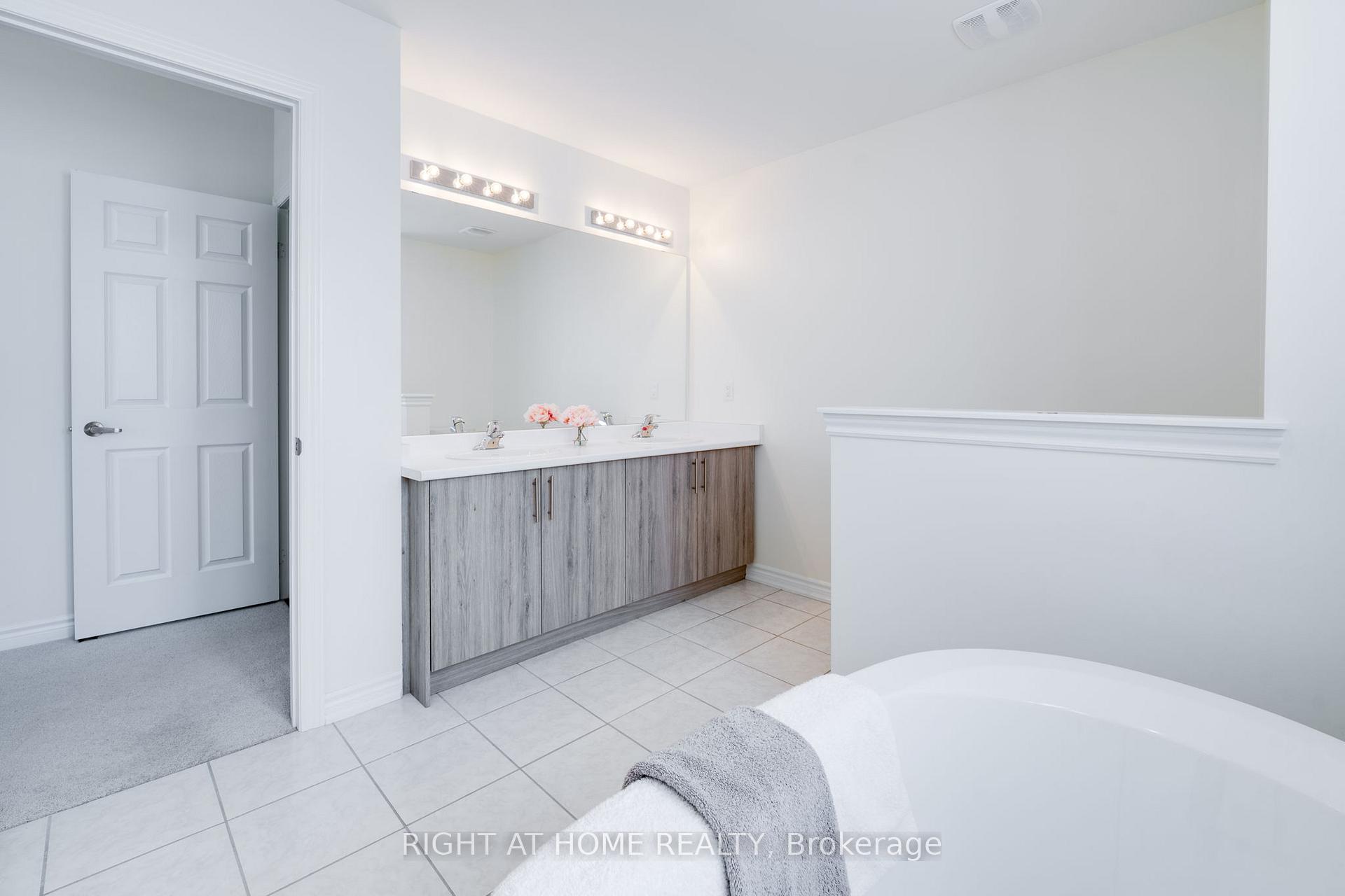 Photo 31 of 11 Mountainside Crescent, Whitby, Rolling Acres — HOMEH