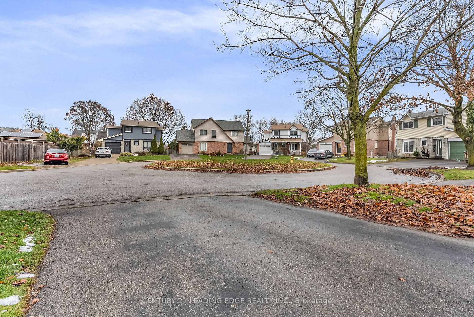 Photo 3 of 160 Brunswick Court, Oshawa, Donevan — HOMEH