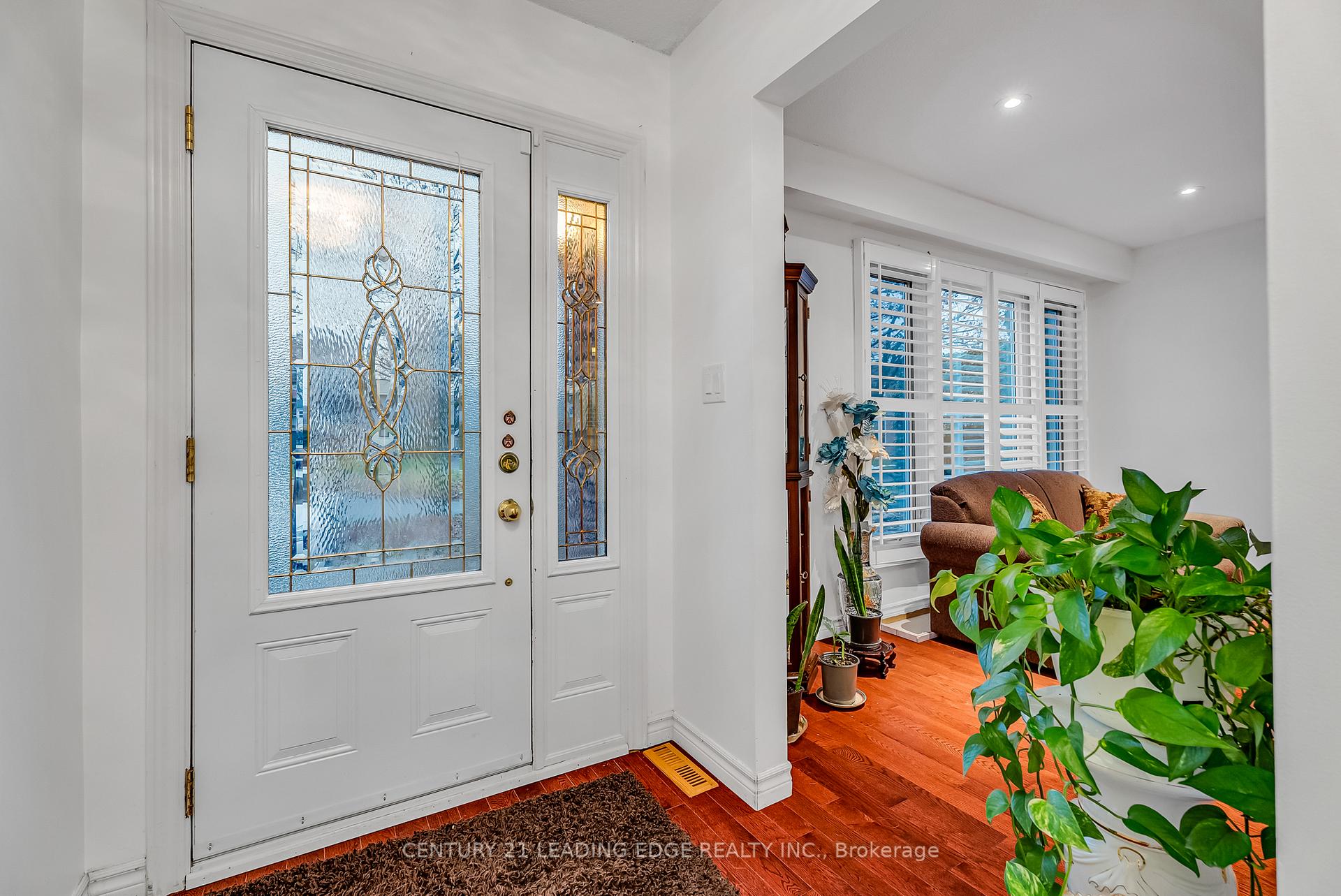 Photo 5 of 160 Brunswick Court, Oshawa, Donevan — HOMEH