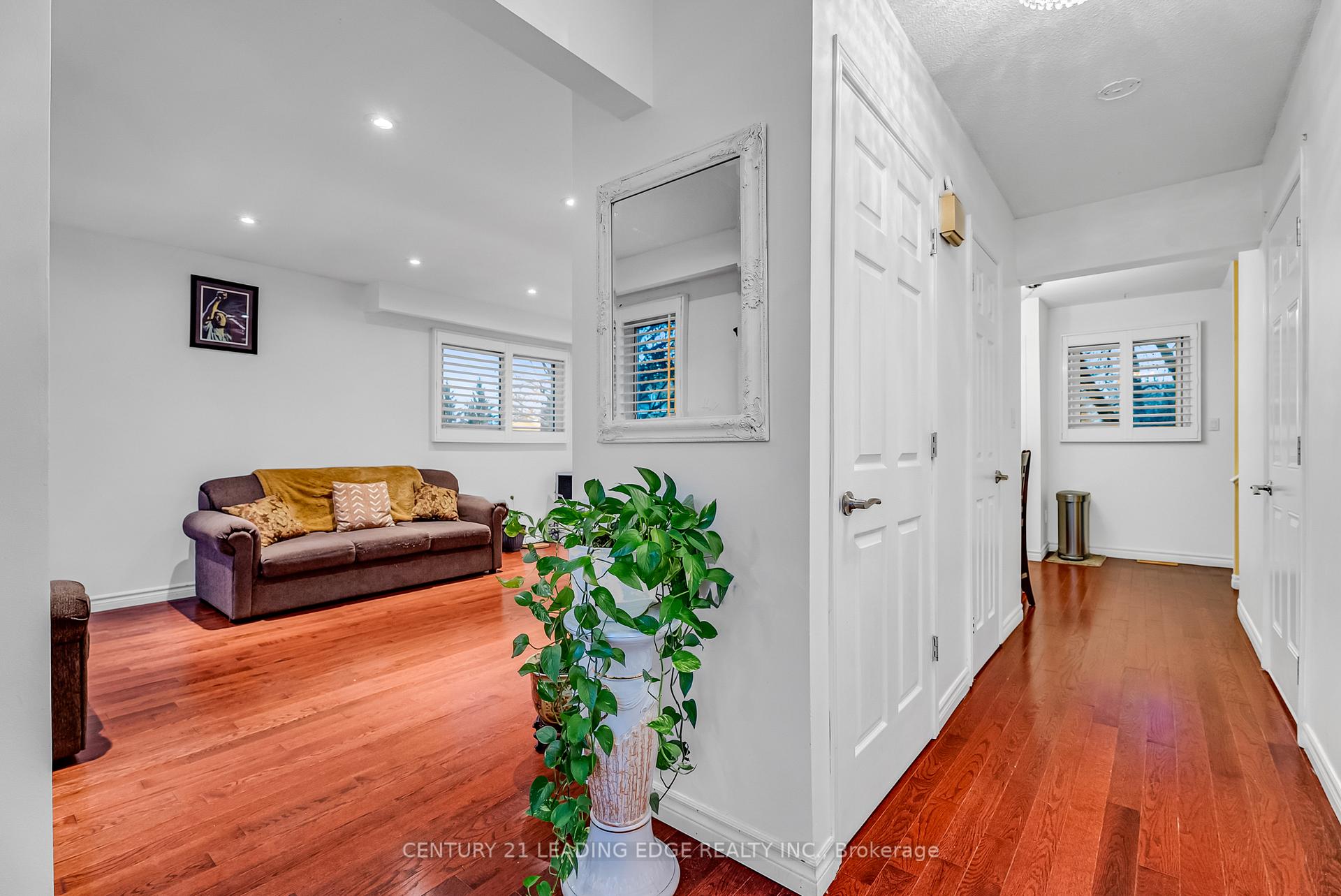 Photo 6 of 160 Brunswick Court, Oshawa, Donevan — HOMEH