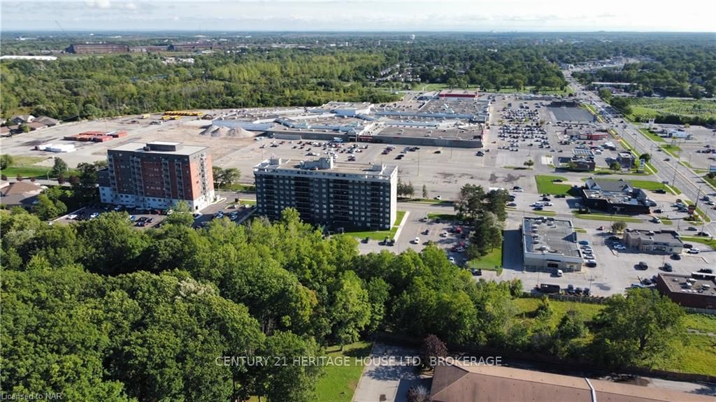 Photo 2 of 7 Miranda Court, Welland, N. Welland — HOMEH