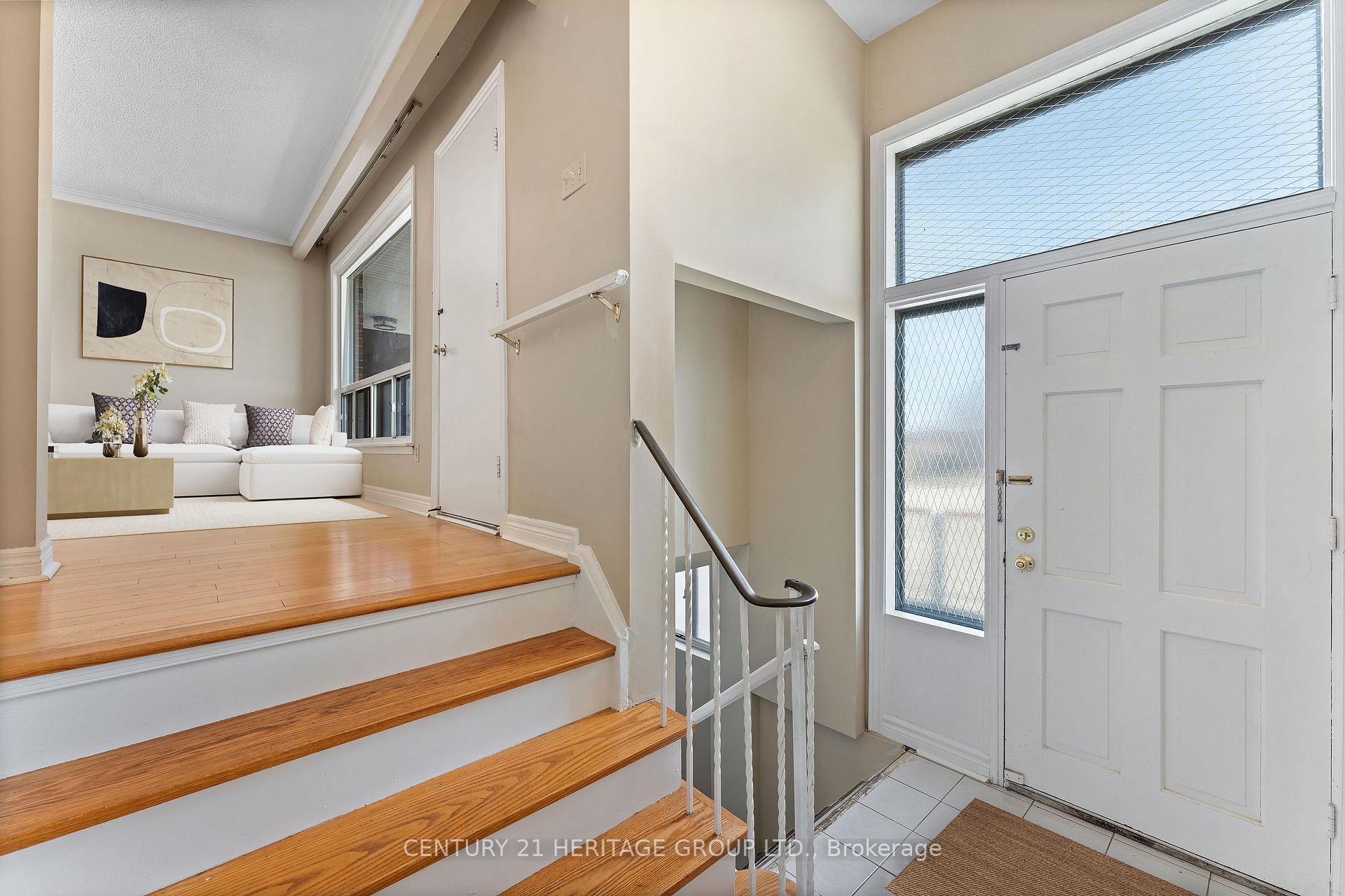 Photo 5 of 105 Andrew Park, Vaughan, West Woodbridge — HOMEH