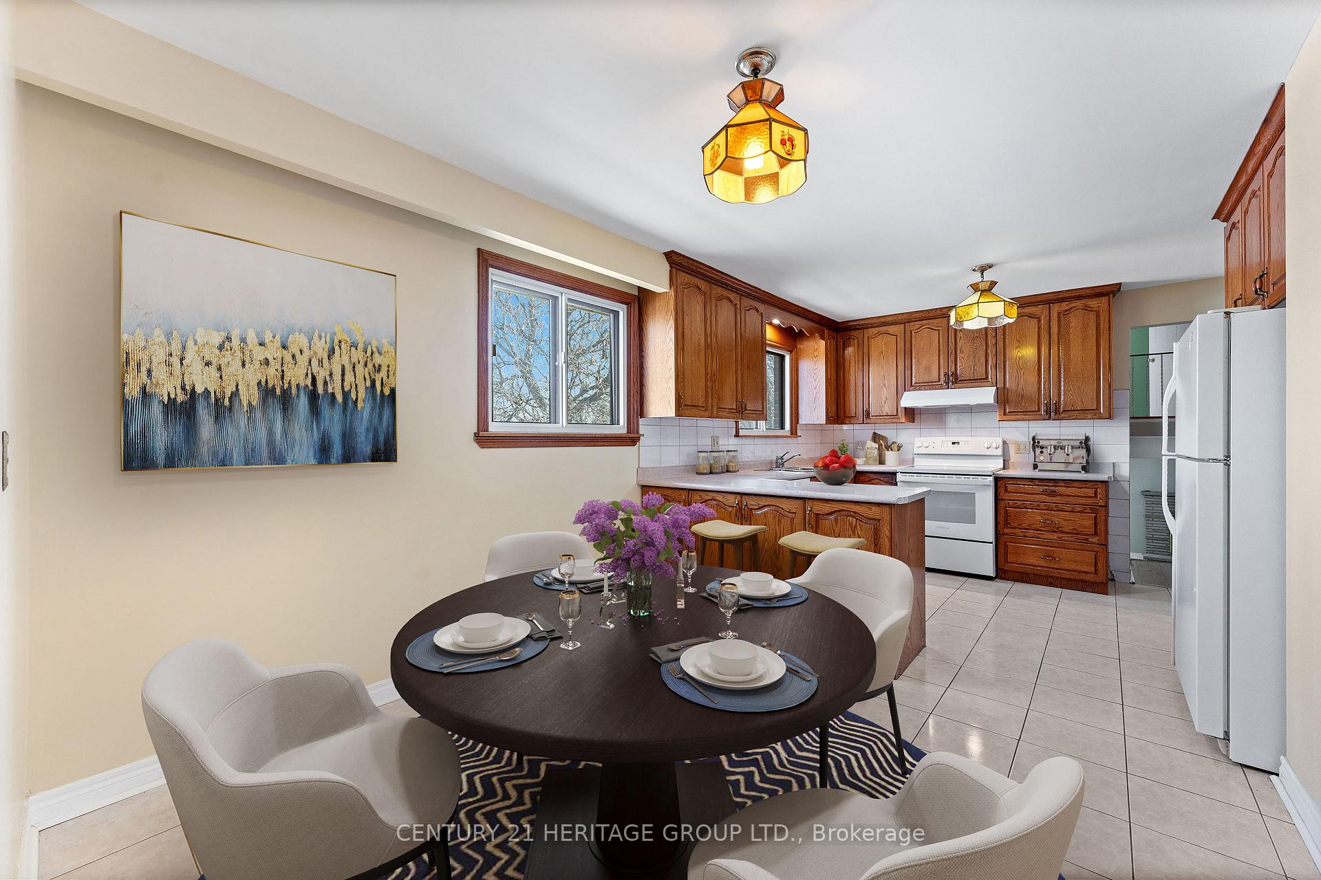 Photo 9 of 105 Andrew Park, Vaughan, West Woodbridge — HOMEH