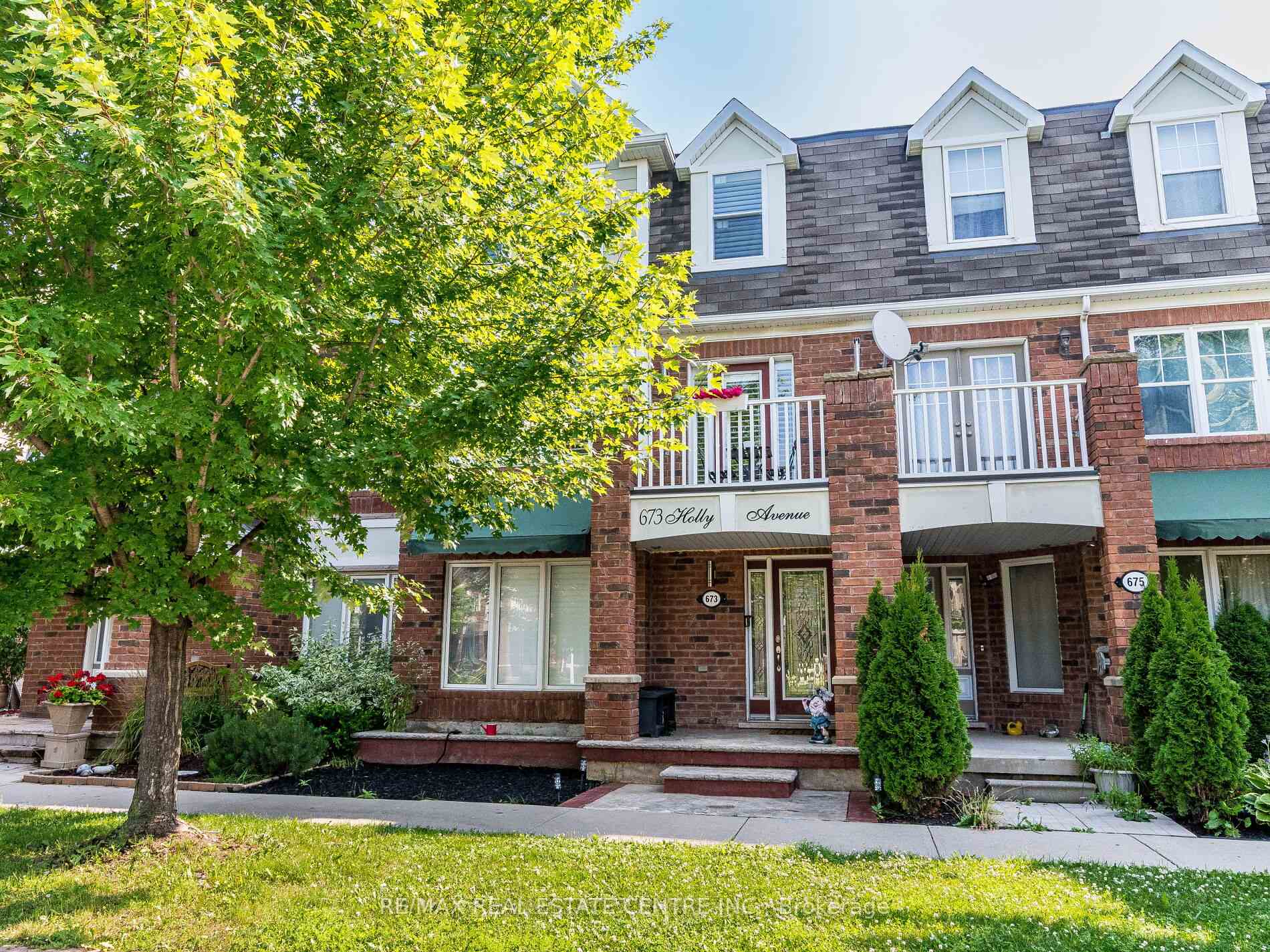 Front of 673 Holly Avenue