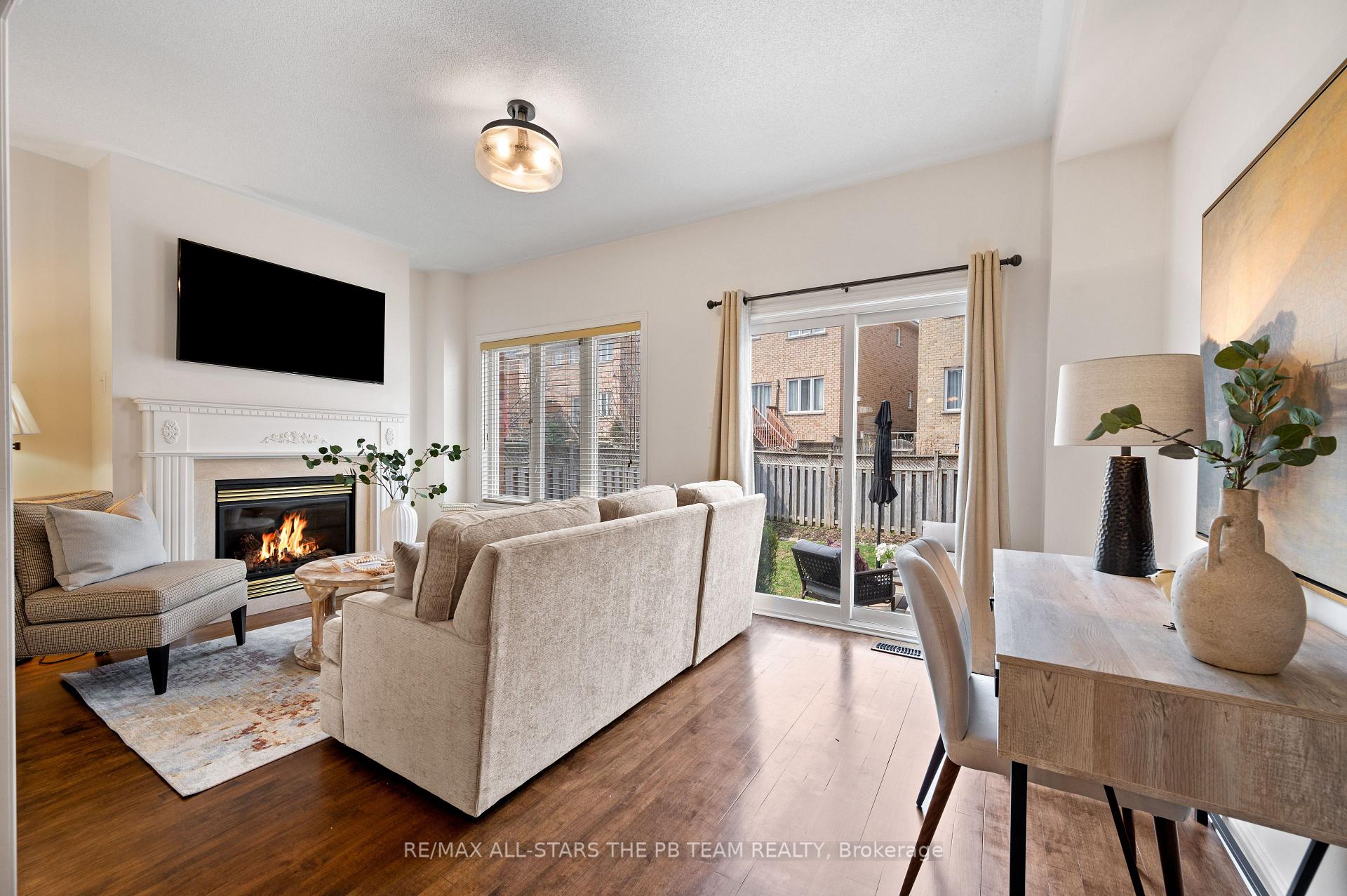 Photo 8 of 42 Spring Arbour Road, Vaughan, Patterson — HOMEH