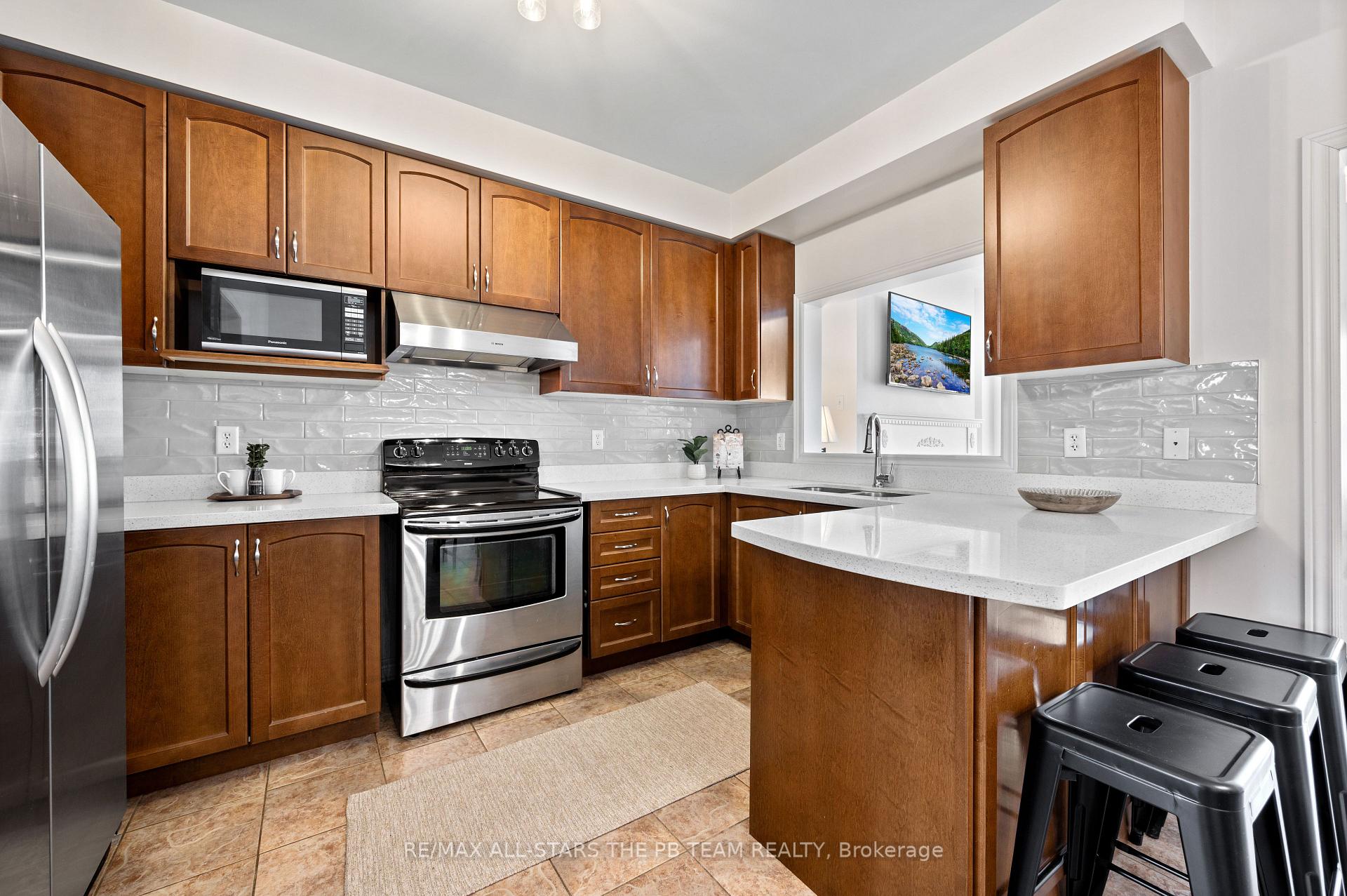 Photo 15 of 42 Spring Arbour Road, Vaughan, Patterson — HOMEH