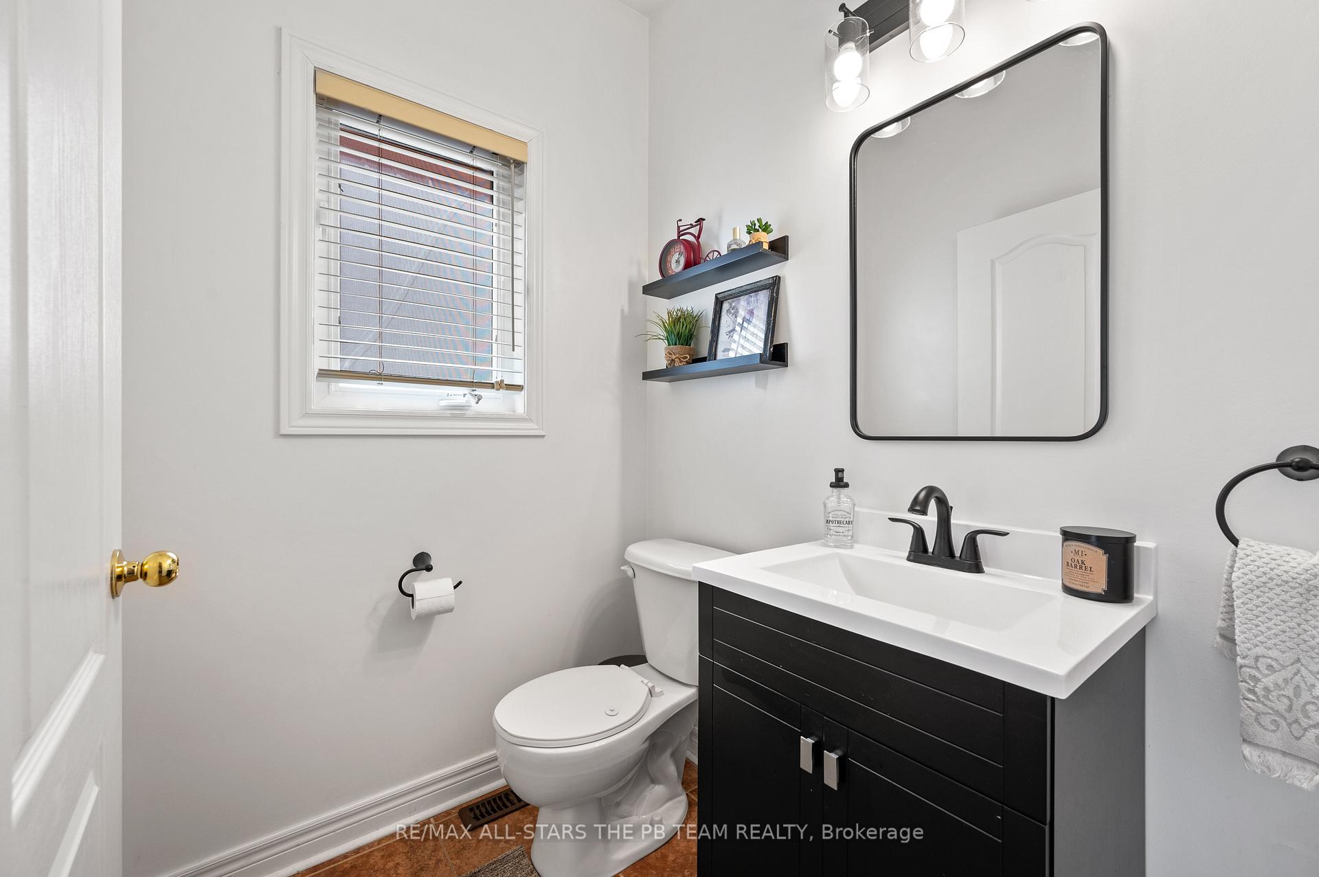 Photo 17 of 42 Spring Arbour Road, Vaughan, Patterson — HOMEH
