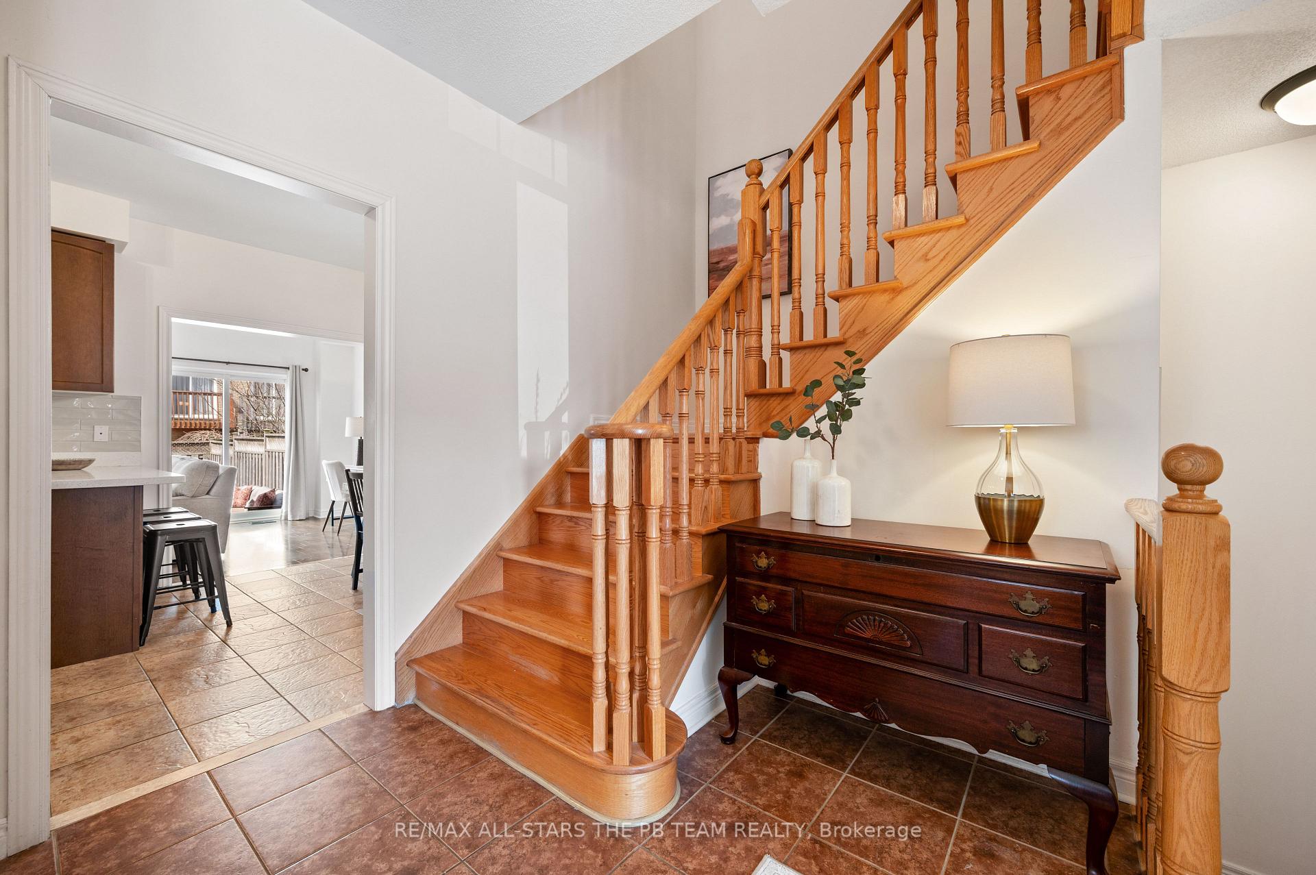 Photo 18 of 42 Spring Arbour Road, Vaughan, Patterson — HOMEH