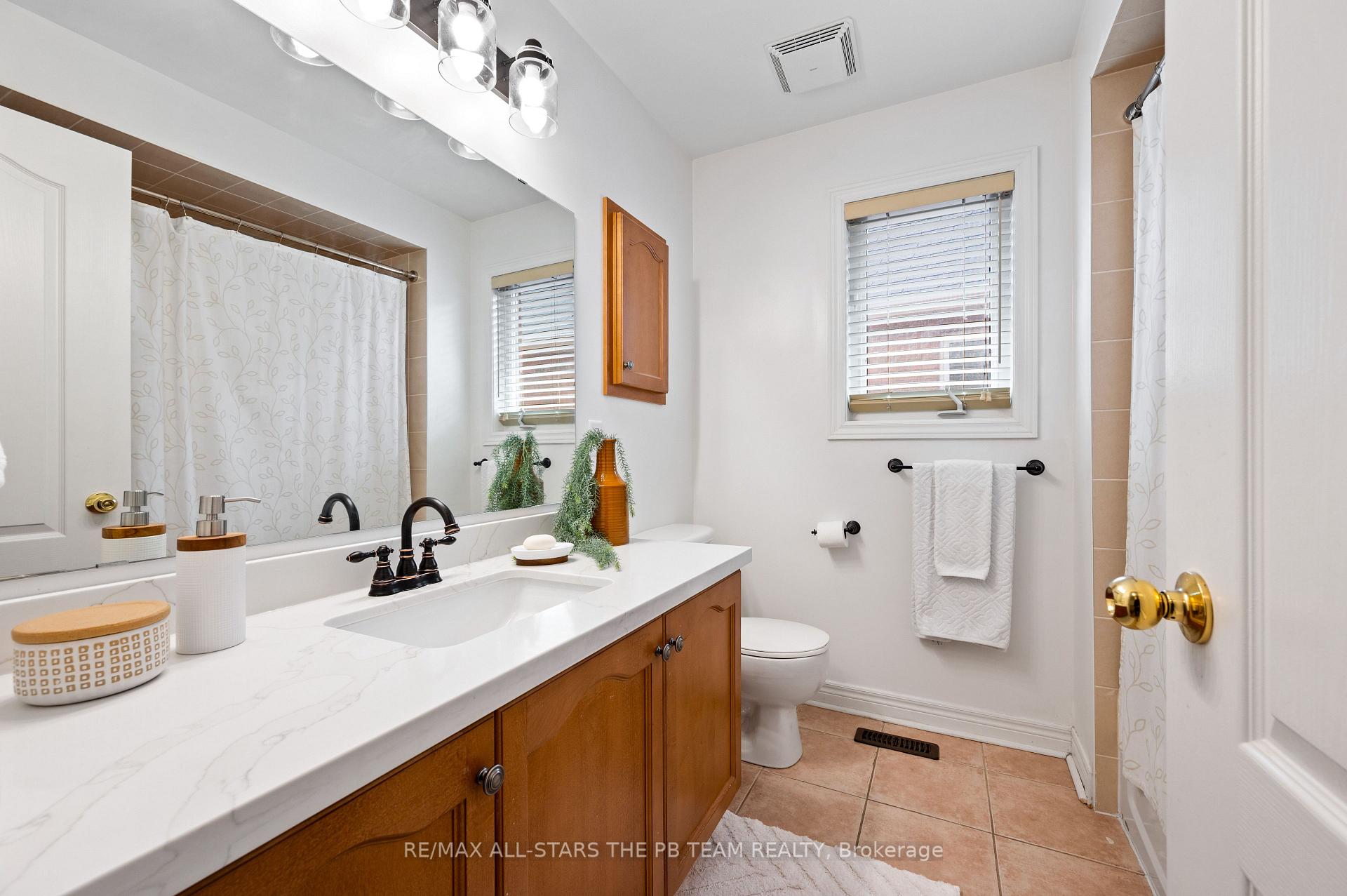 Photo 31 of 42 Spring Arbour Road, Vaughan, Patterson — HOMEH
