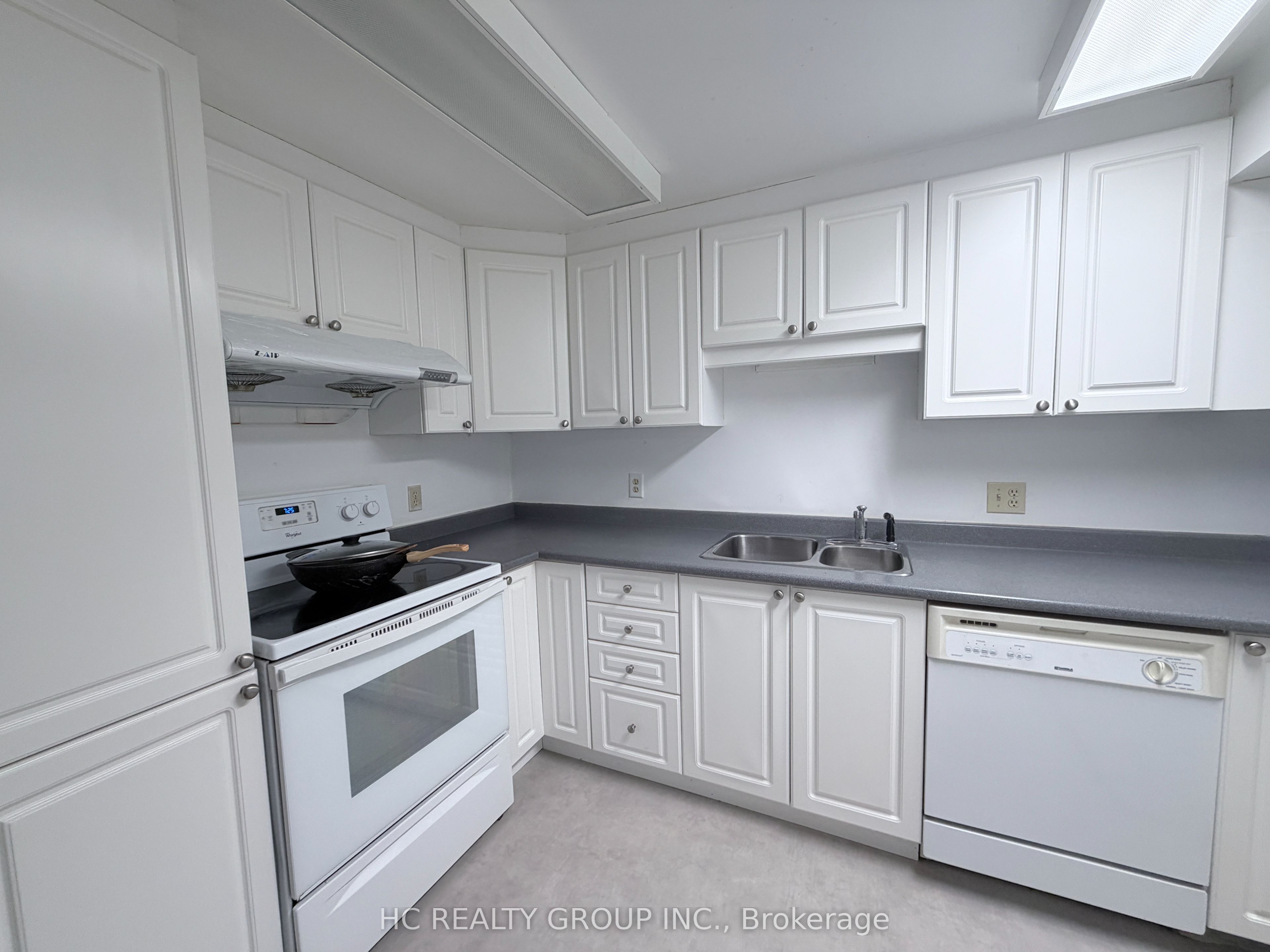 Photo 18 of Unit #LOWER, 17 Cawker Court, Whitby, Blue Grass Meadows — HOMEH