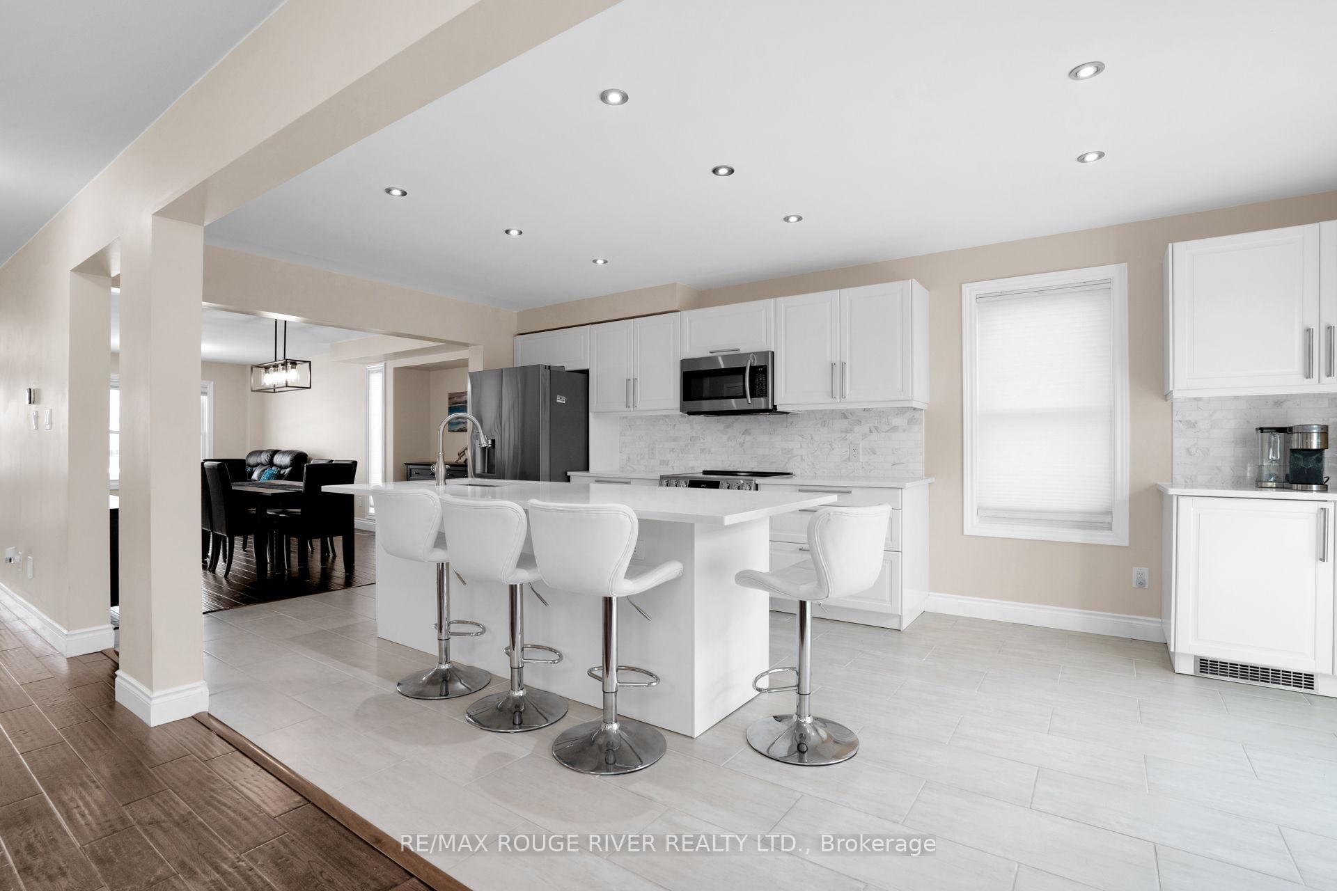 Photo 9 of 577 Woodmount Crescent, Oshawa, Samac — HOMEH