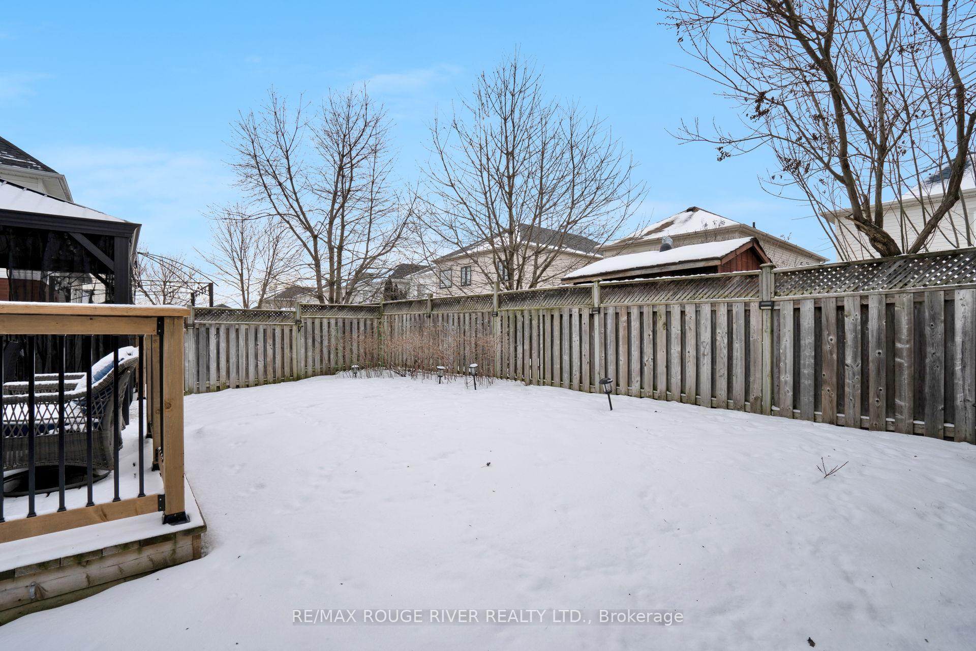 Photo 17 of 577 Woodmount Crescent, Oshawa, Samac — HOMEH