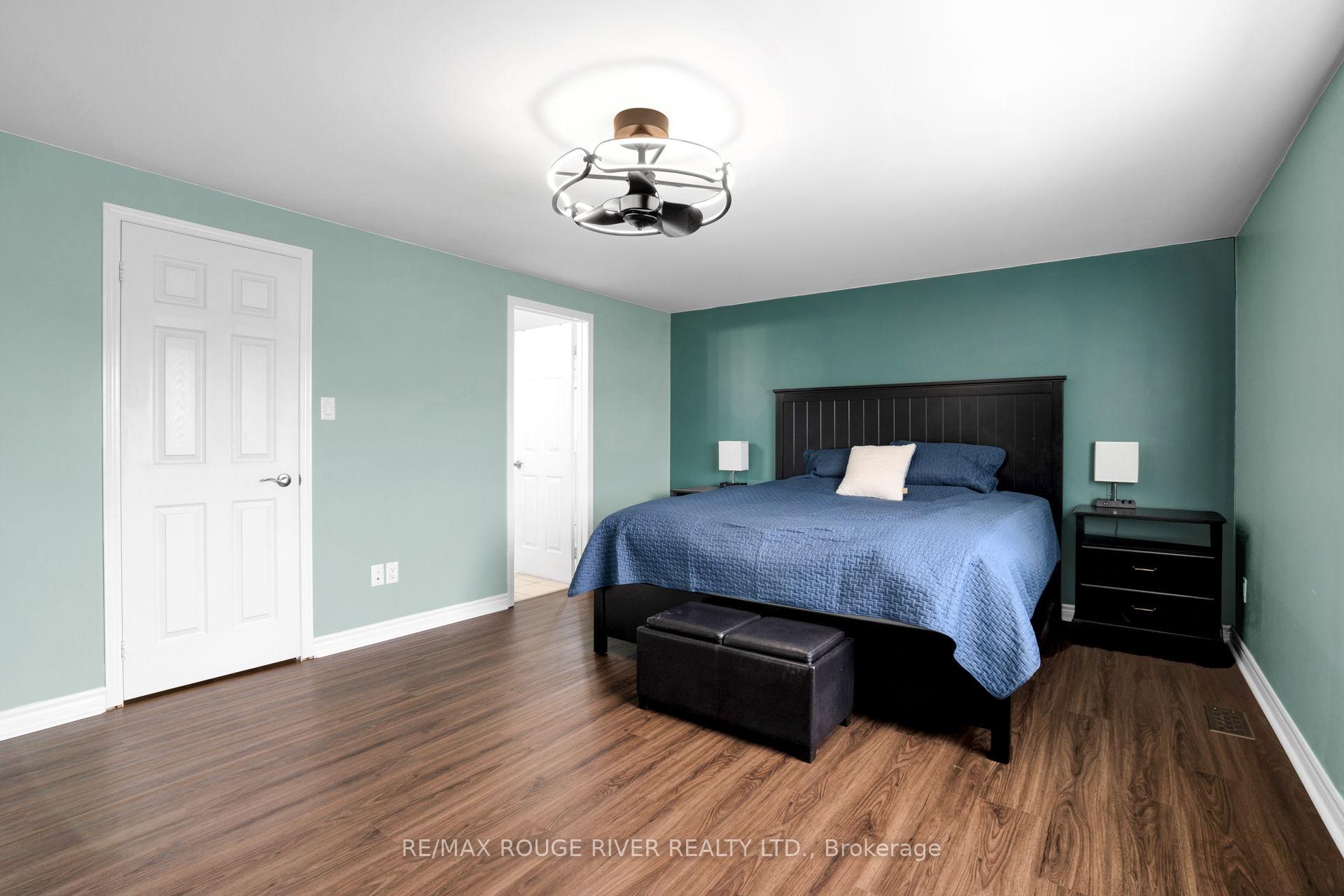 Photo 25 of 577 Woodmount Crescent, Oshawa, Samac — HOMEH