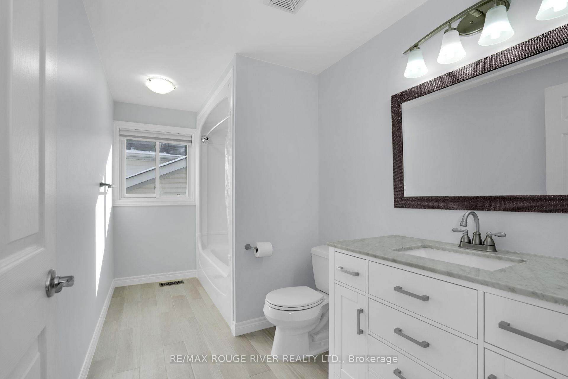 Photo 31 of 577 Woodmount Crescent, Oshawa, Samac — HOMEH