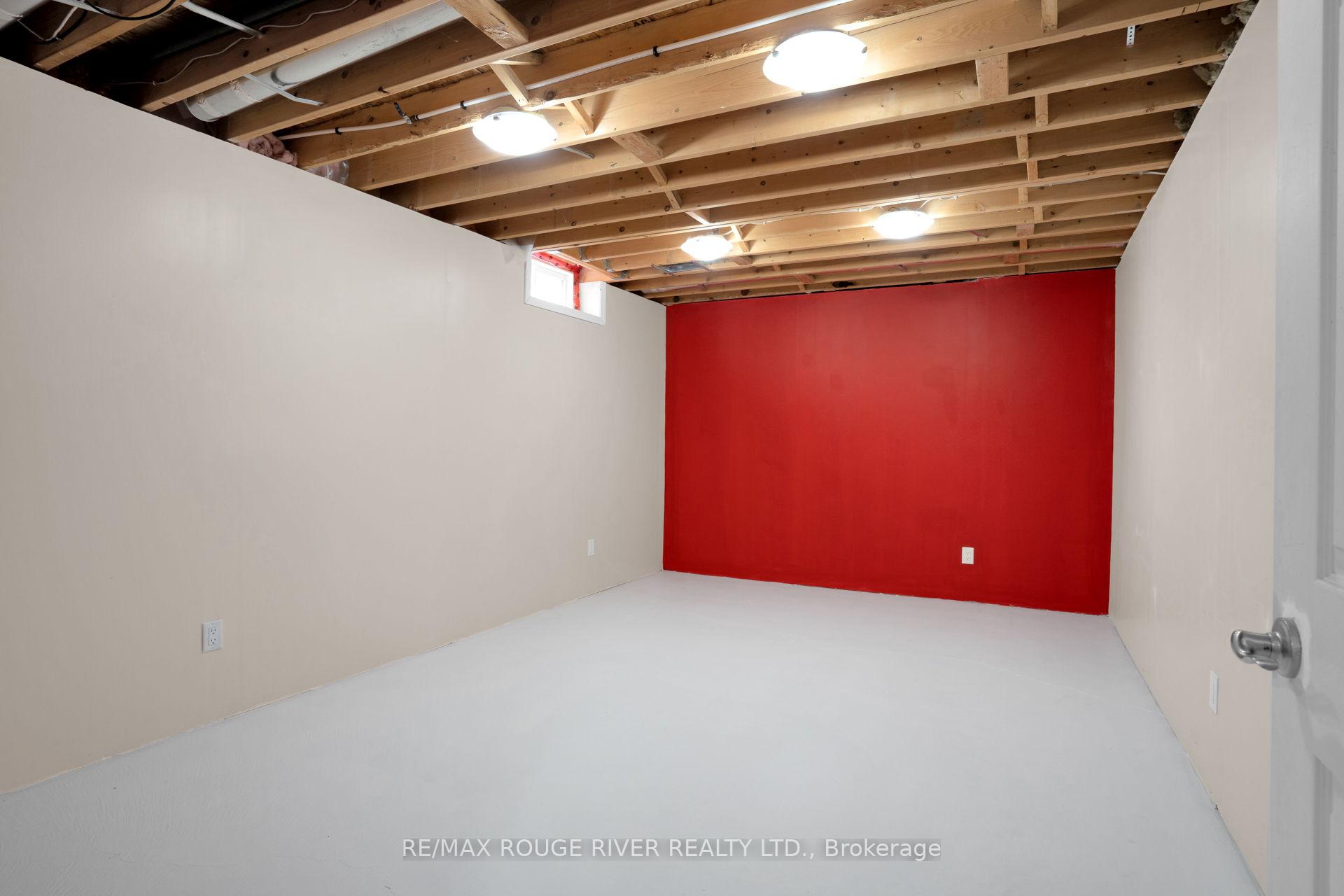 Photo 34 of 577 Woodmount Crescent, Oshawa, Samac — HOMEH