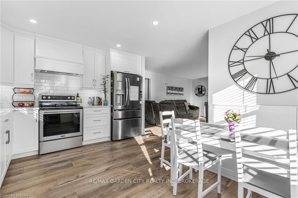 Photo 7 of 548 Wright Street, Welland, Lincoln/Crowland — HOMEH