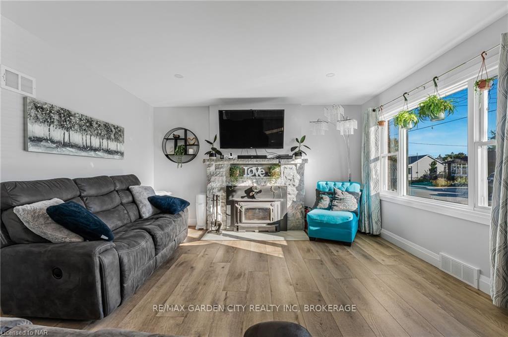 Photo 8 of 548 Wright Street, Welland, Lincoln/Crowland — HOMEH