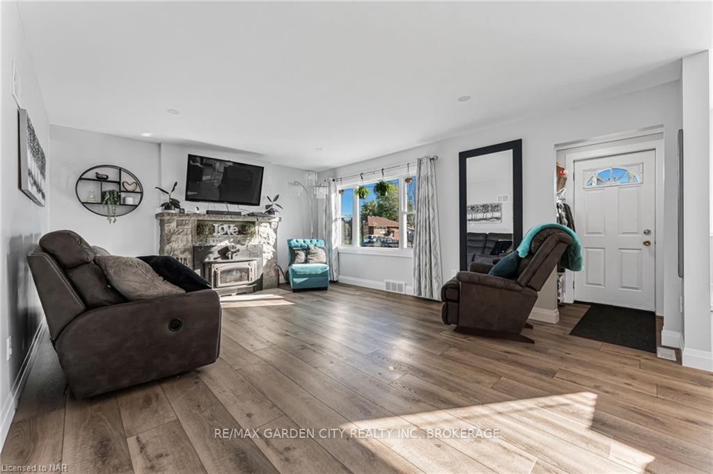 Photo 12 of 548 Wright Street, Welland, Lincoln/Crowland — HOMEH