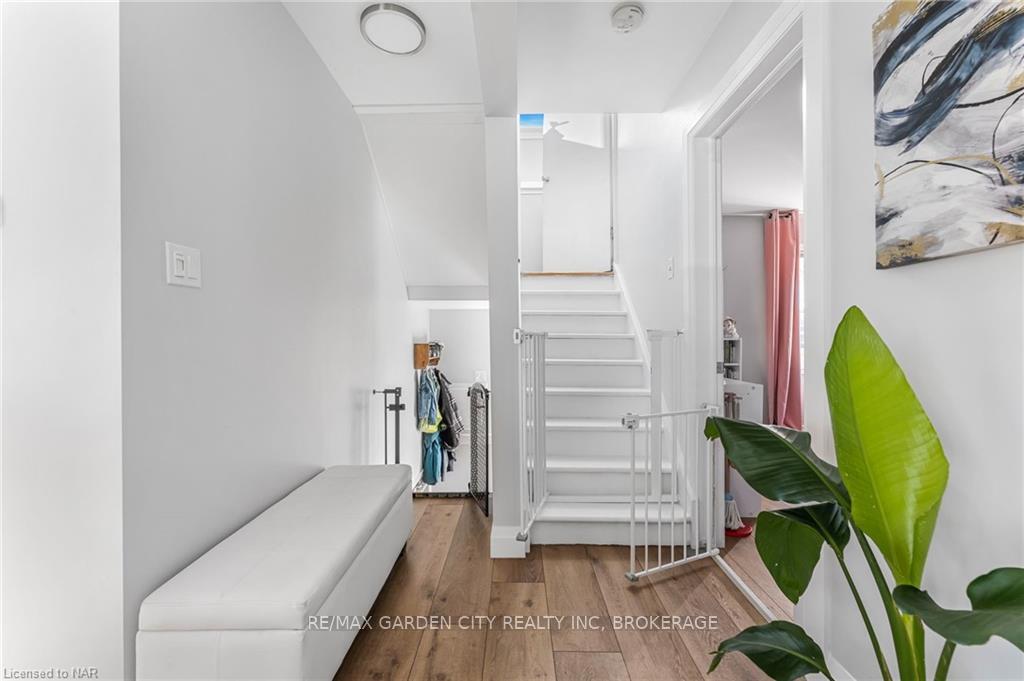 Photo 13 of 548 Wright Street, Welland, Lincoln/Crowland — HOMEH