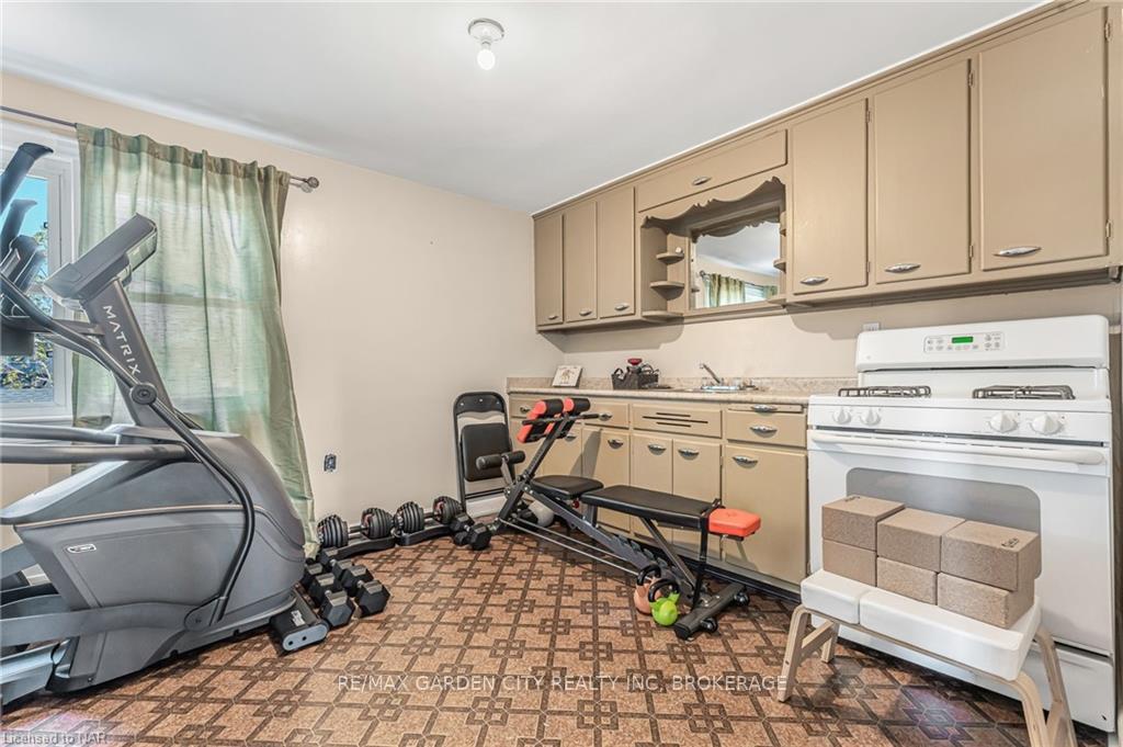 Photo 15 of 548 Wright Street, Welland, Lincoln/Crowland — HOMEH