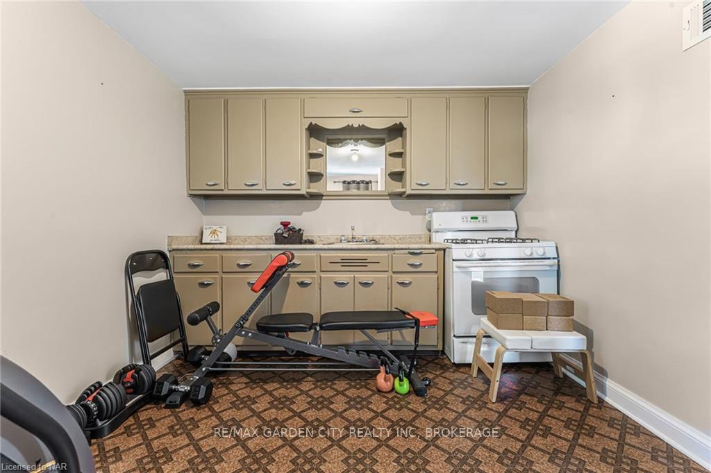 Photo 16 of 548 Wright Street, Welland, Lincoln/Crowland — HOMEH