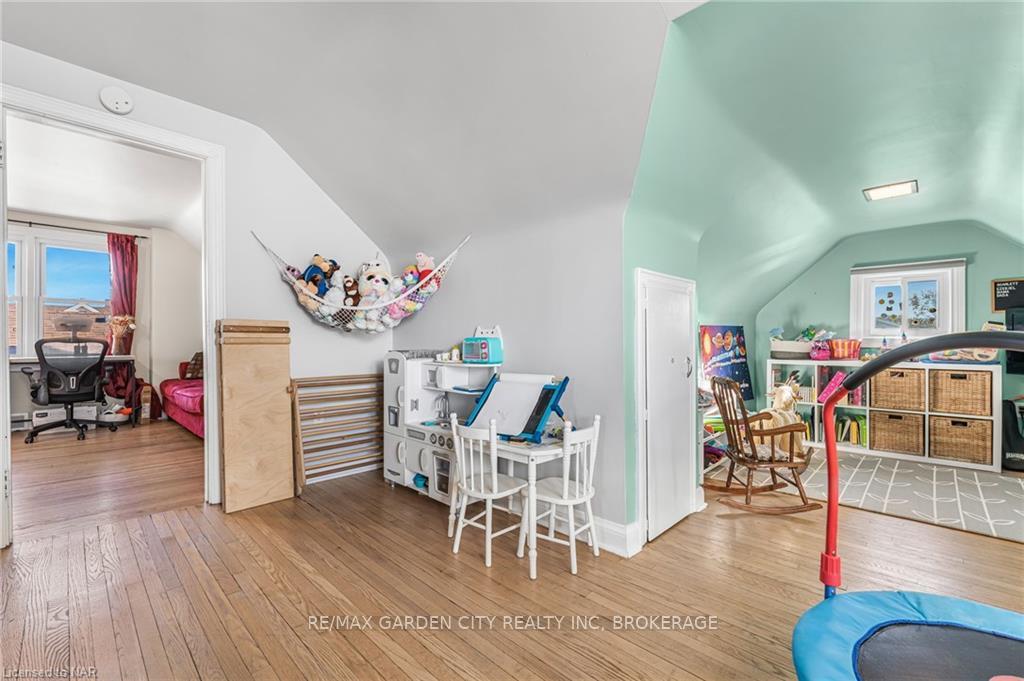 Photo 19 of 548 Wright Street, Welland, Lincoln/Crowland — HOMEH