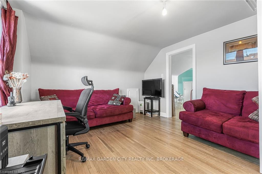Photo 21 of 548 Wright Street, Welland, Lincoln/Crowland — HOMEH