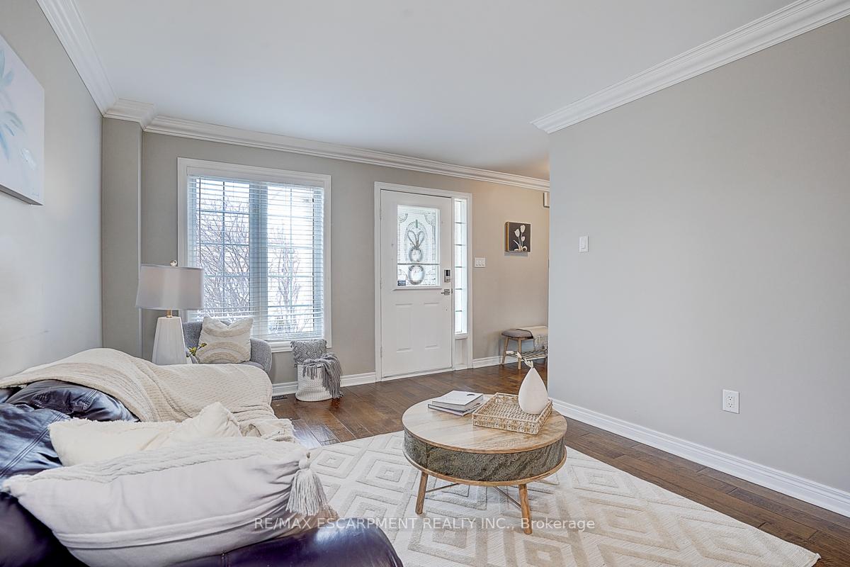 Photo 4 of 11 Rosanna Crescent, Vaughan, Maple — HOMEH